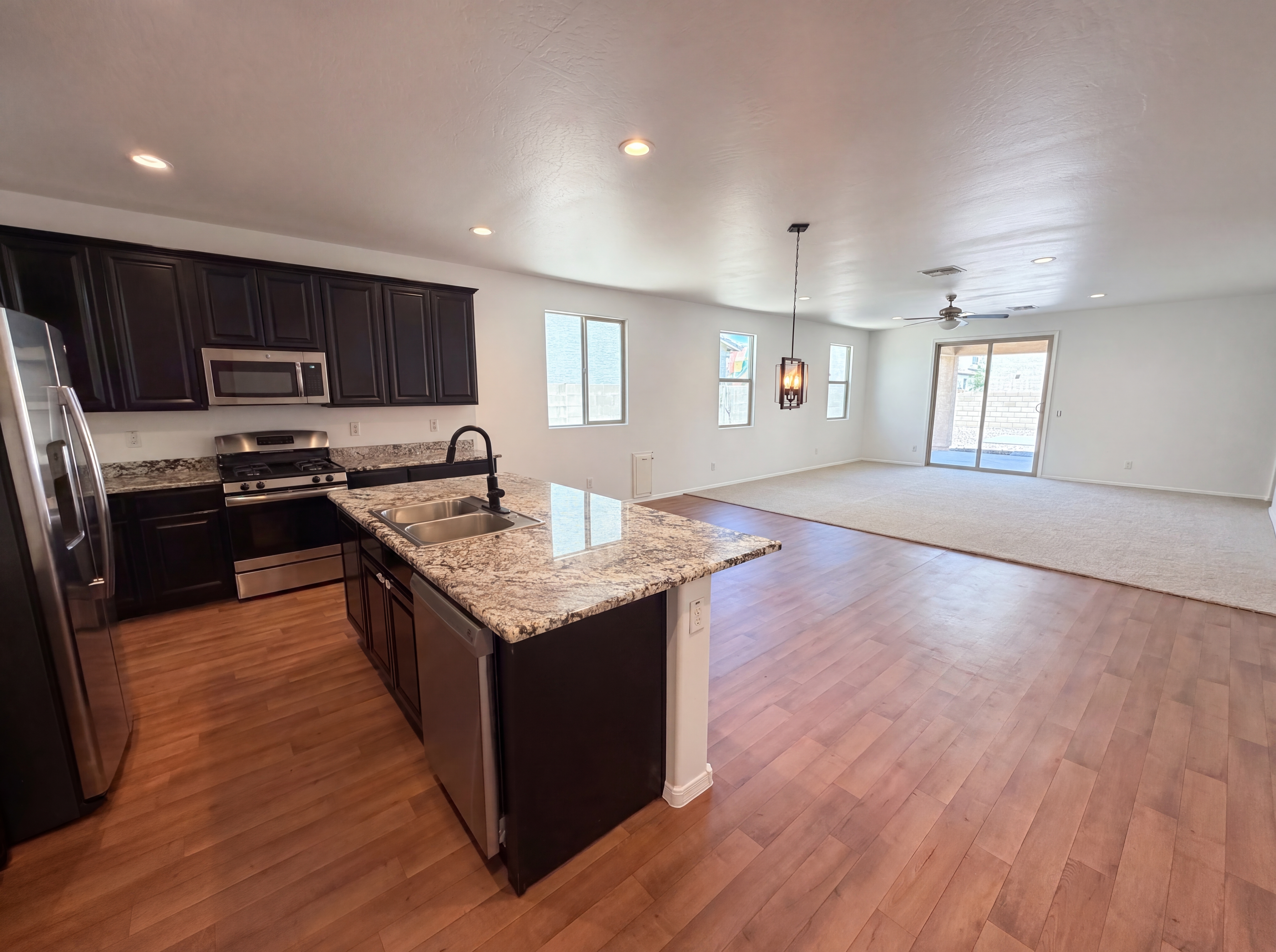 Photo 2 of 32 of 8014 W Atlantis Way, Phoenix, AZ