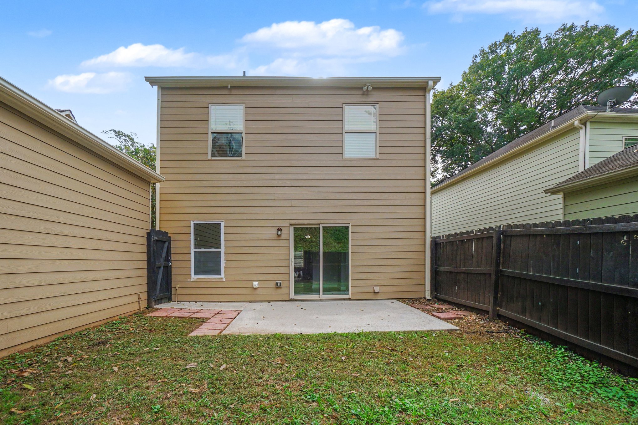 Photo 5 of 17 of 202 W Marietta St, Canton, GA