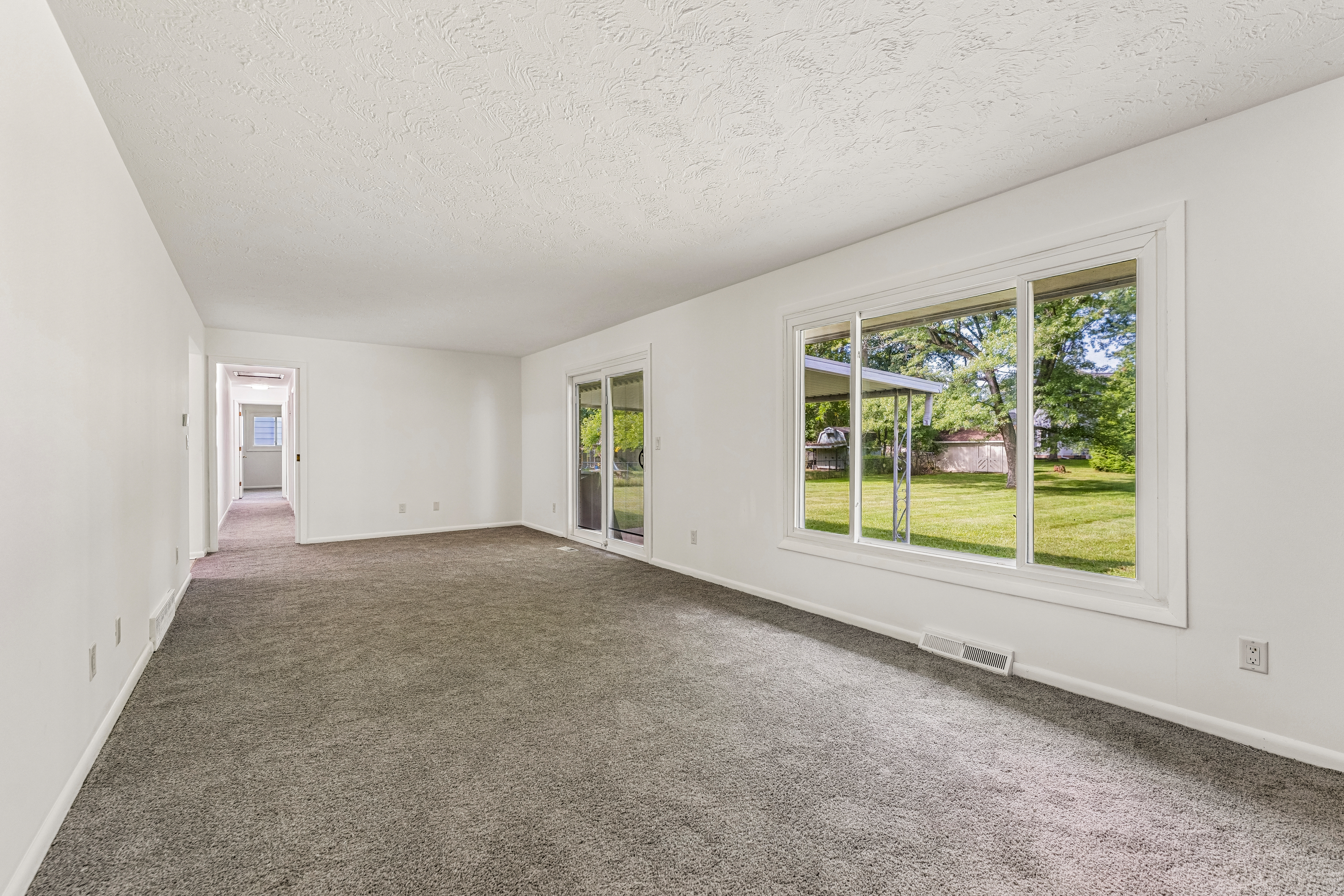 Photo 7 of 40 of 460 Long St, Amherst, OH