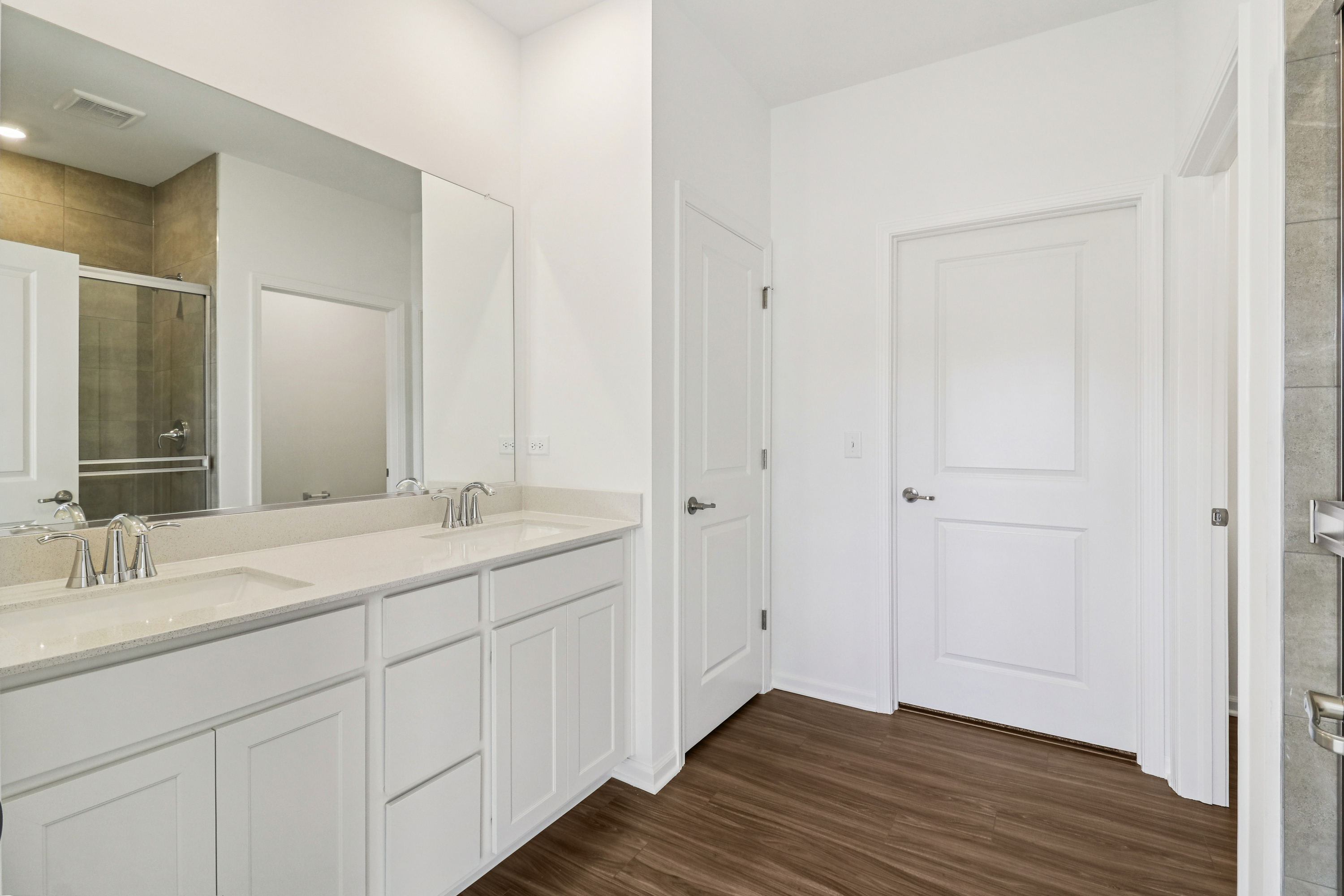 Photo 8 of 31 of 12256 Barcroft Cir, Huntley, IL