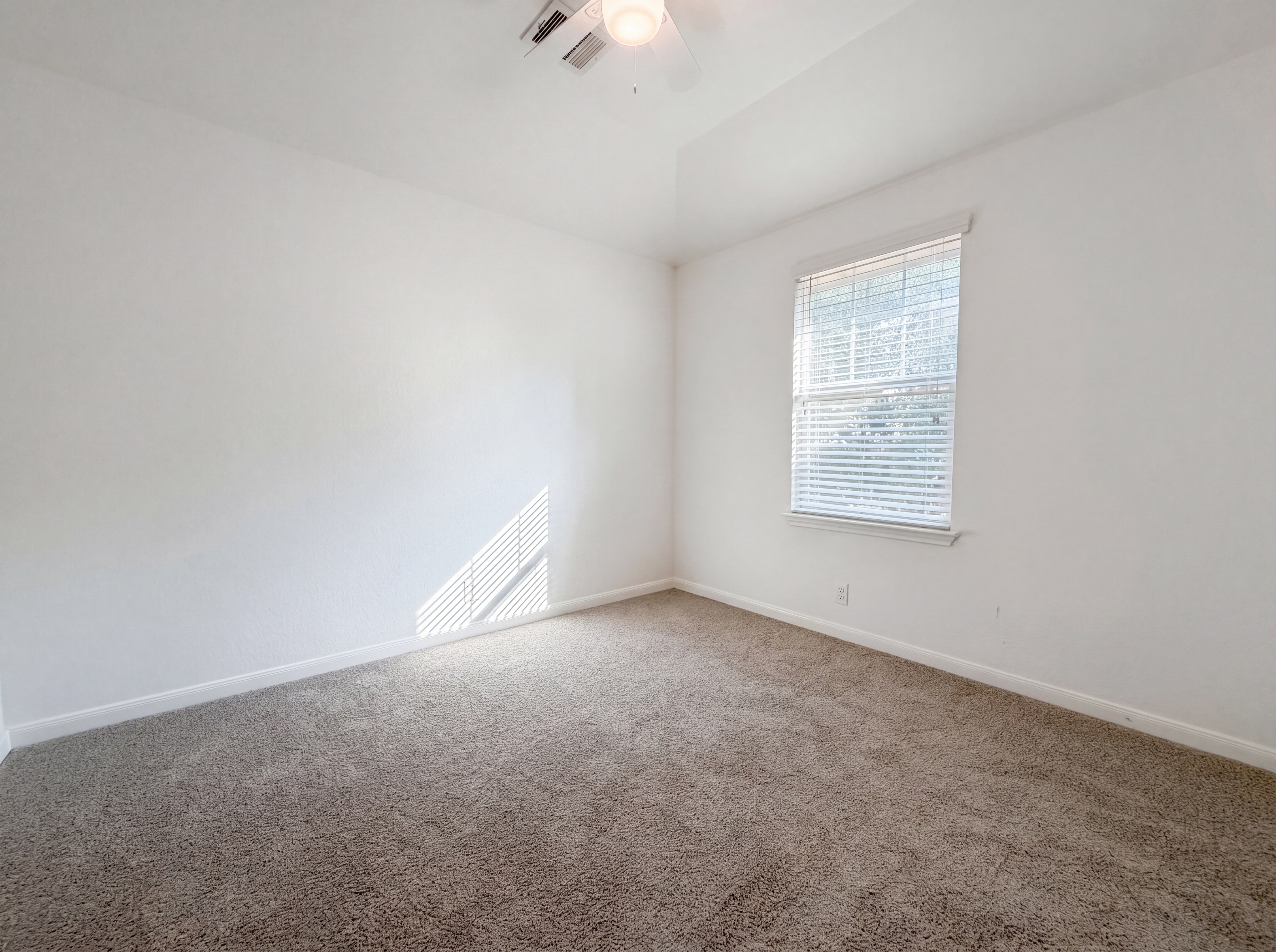 Photo 11 of 17 of 1108 Wind Haven Dr, New Braunfels, TX