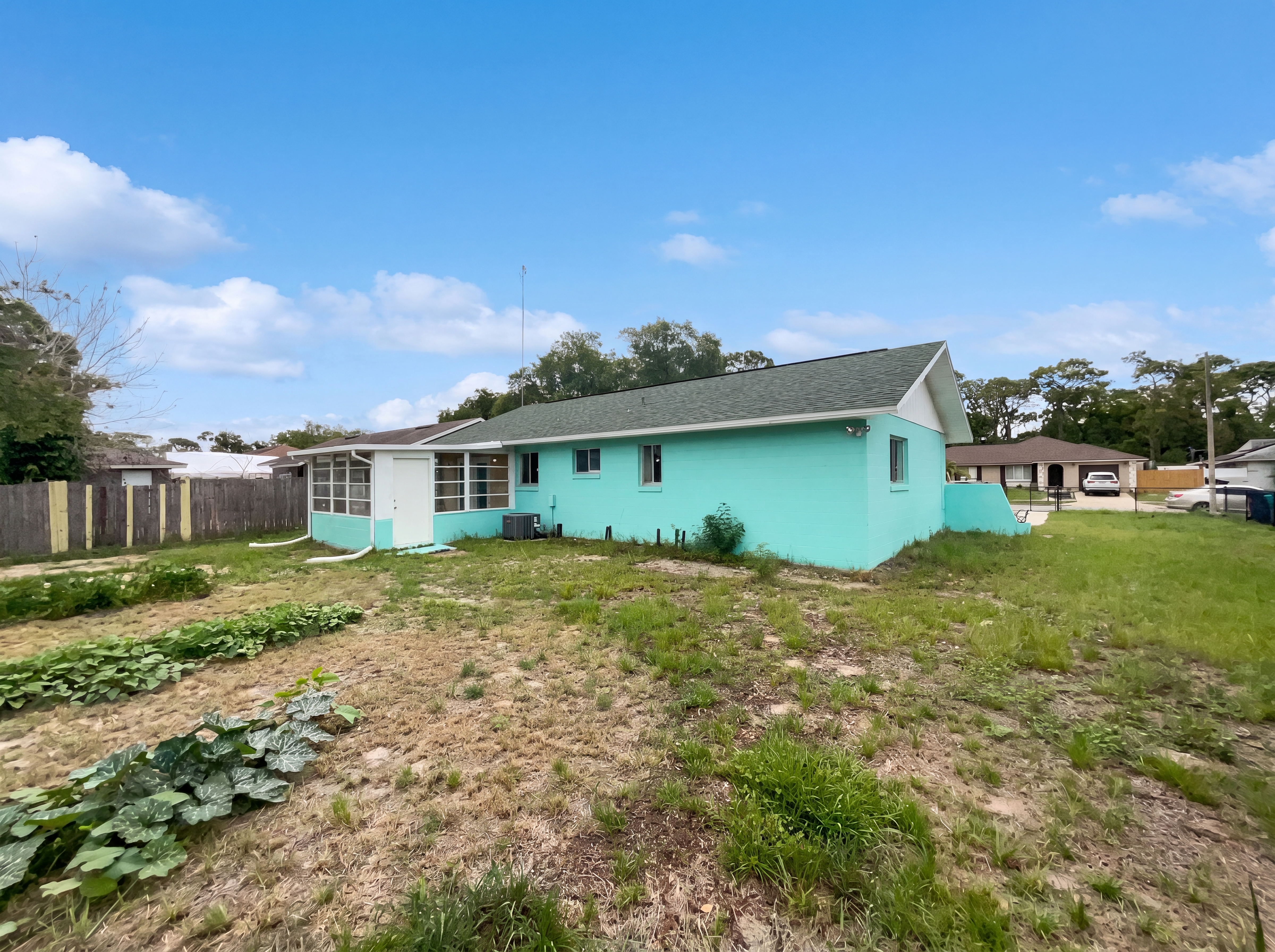 Photo 5 of 27 of 4805 Beacon St, Orlando, FL