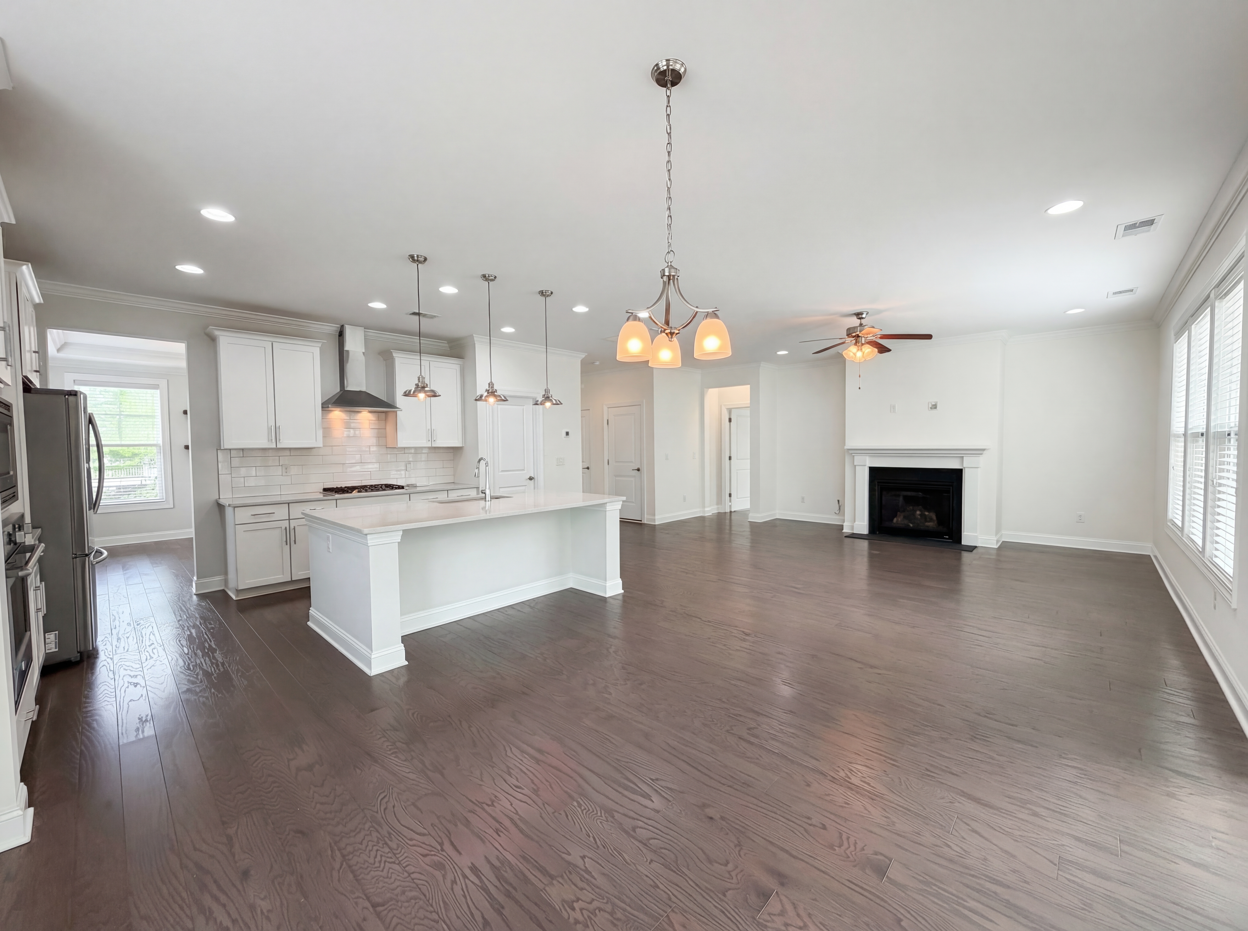Photo 11 of 23 of 1557 Fort Palmetto Cir, Mount Pleasant, SC