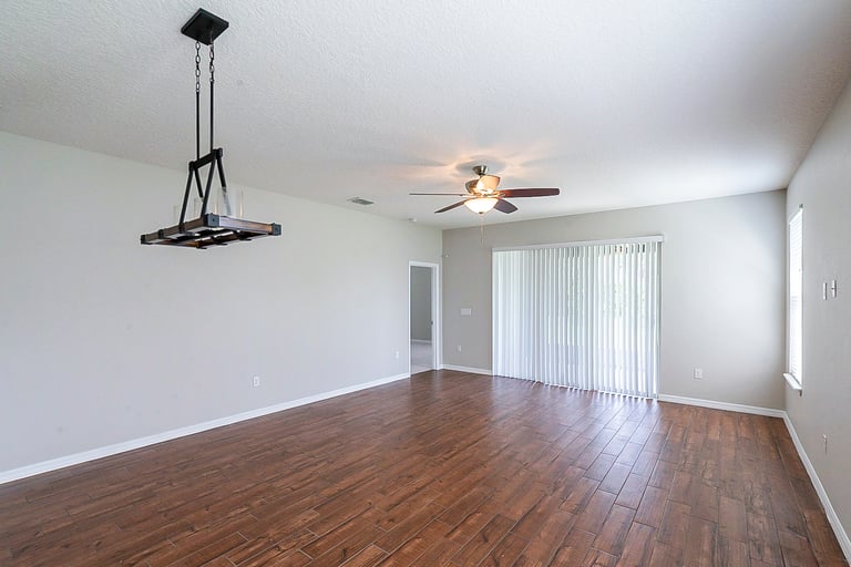 Photo 15 of 31 - 2349 Beacon Landing Cir, Orlando, FL 32824