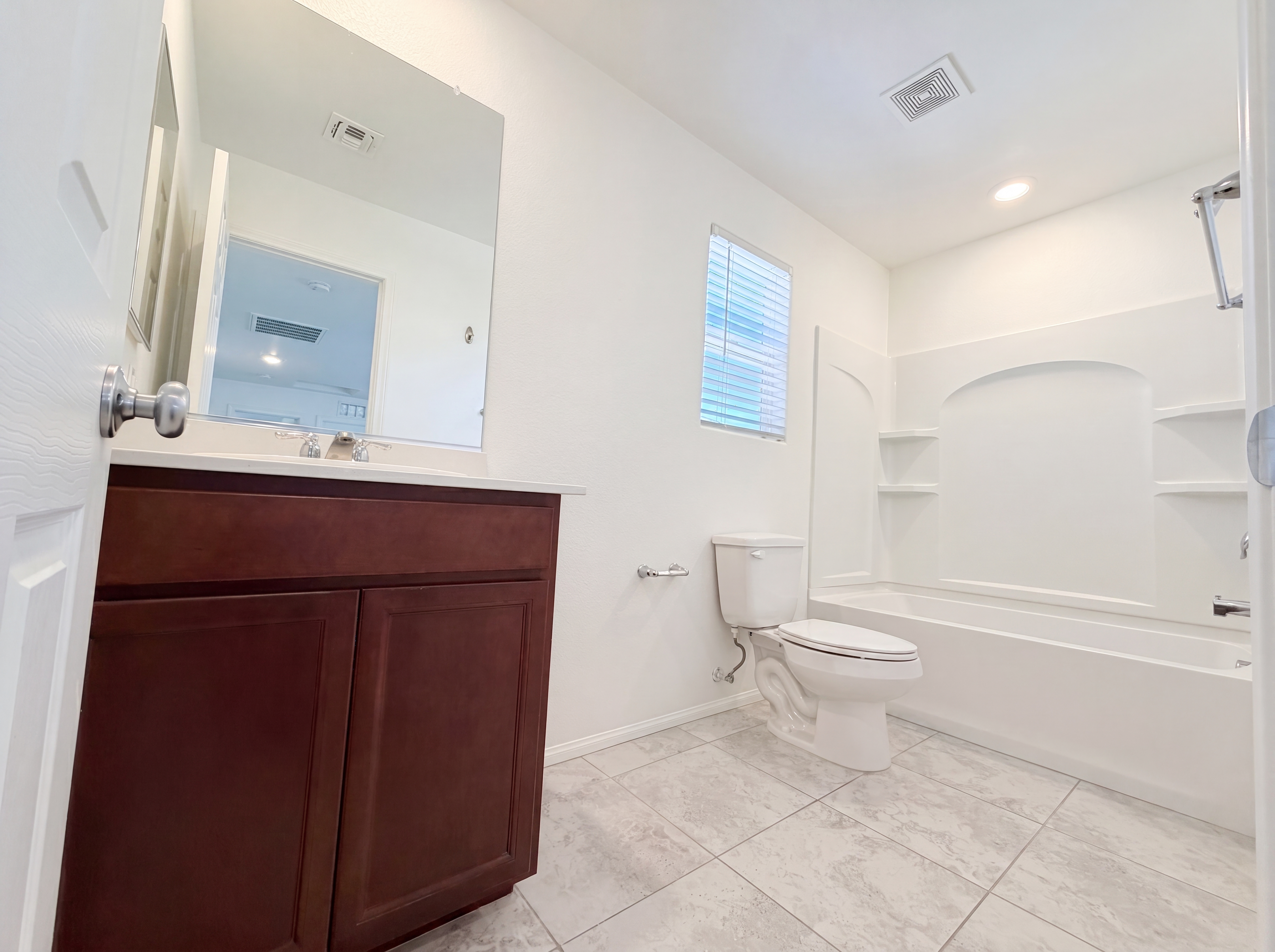 Photo 33 of 43 of 932 E Dorrell Ln, North Las Vegas, NV