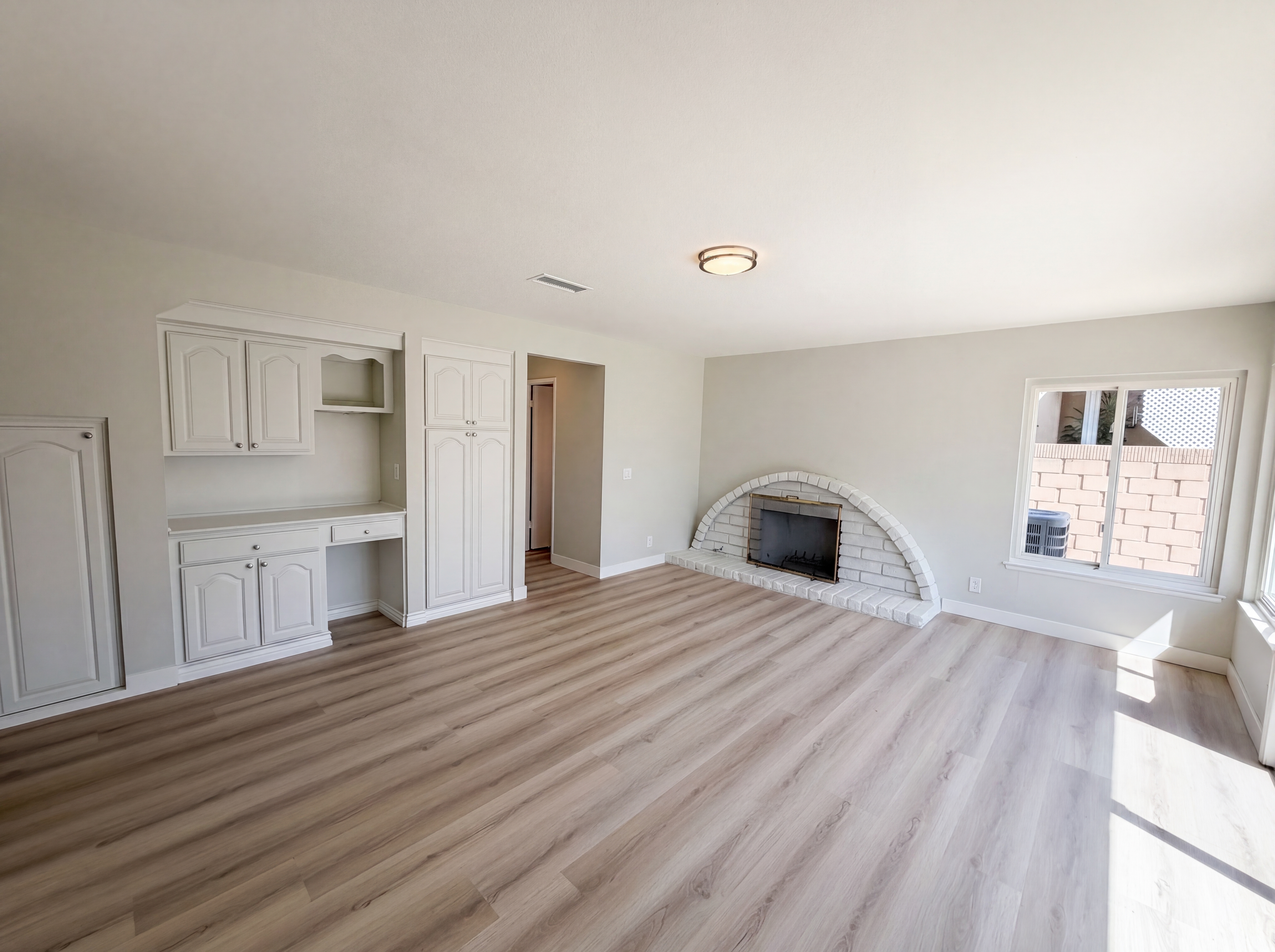 Photo 3 of 25 of 2334 W Chandler Ave, Santa Ana, CA