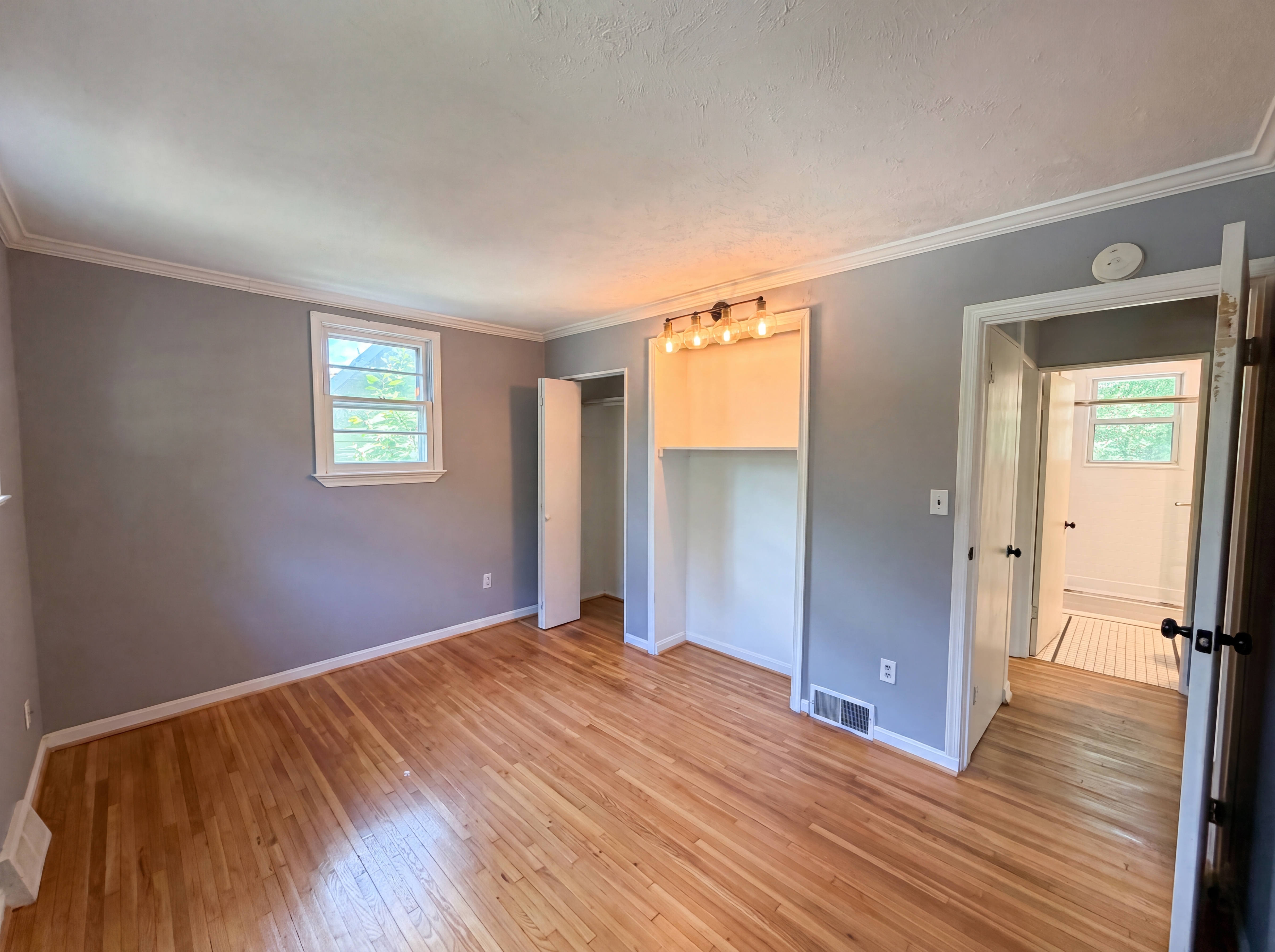 Photo 10 of 39 of 4027 Lawrence Ave, Kensington, MD