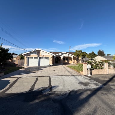 Property photo 1 of 14803 Light St