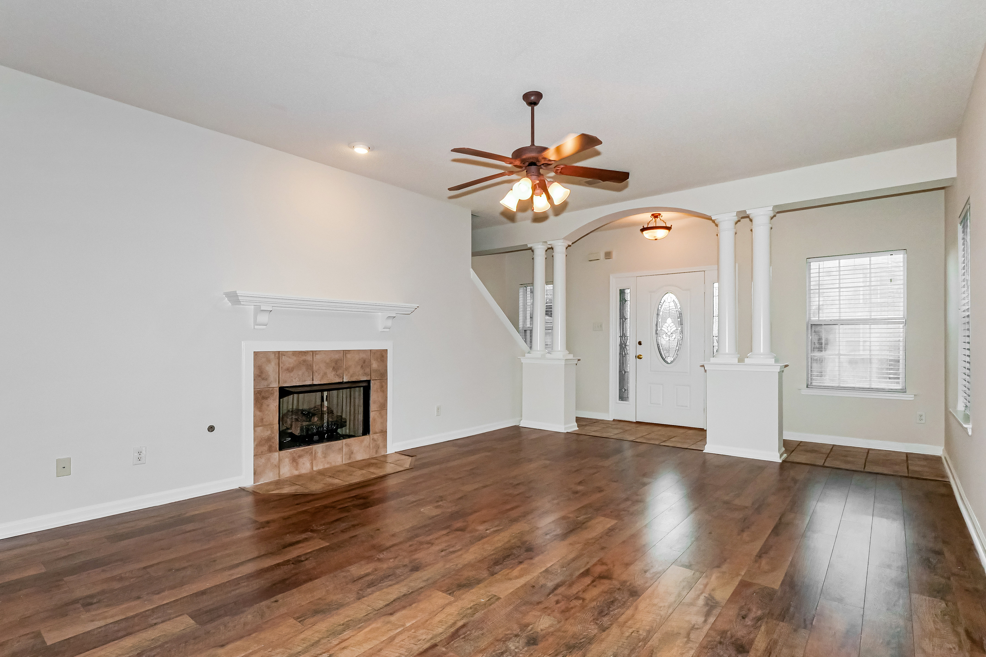 Photo 9 of 22 of 5634 Tulip Grove Dr, Memphis, TN