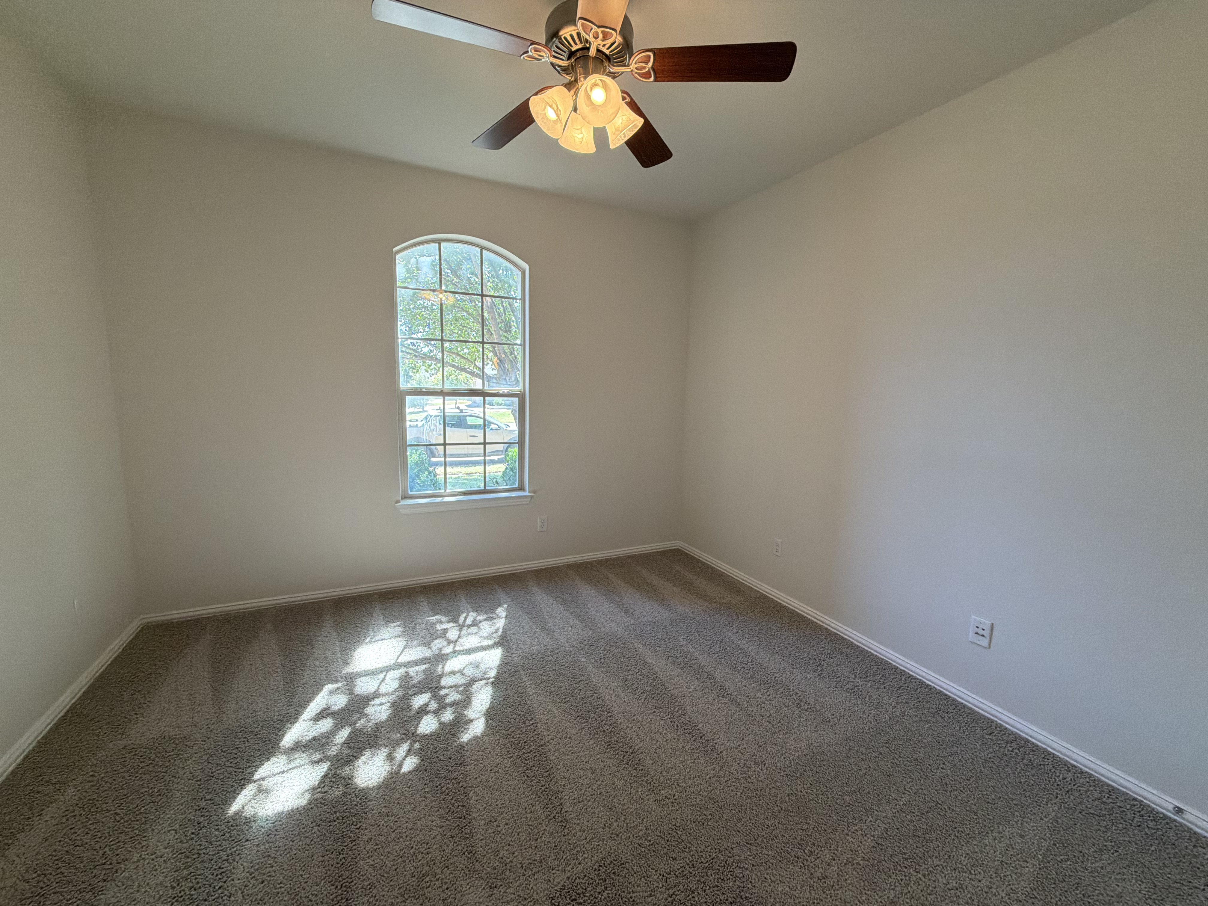 Photo 15 of 32 of 2030 Uvalde Dr, Forney, TX