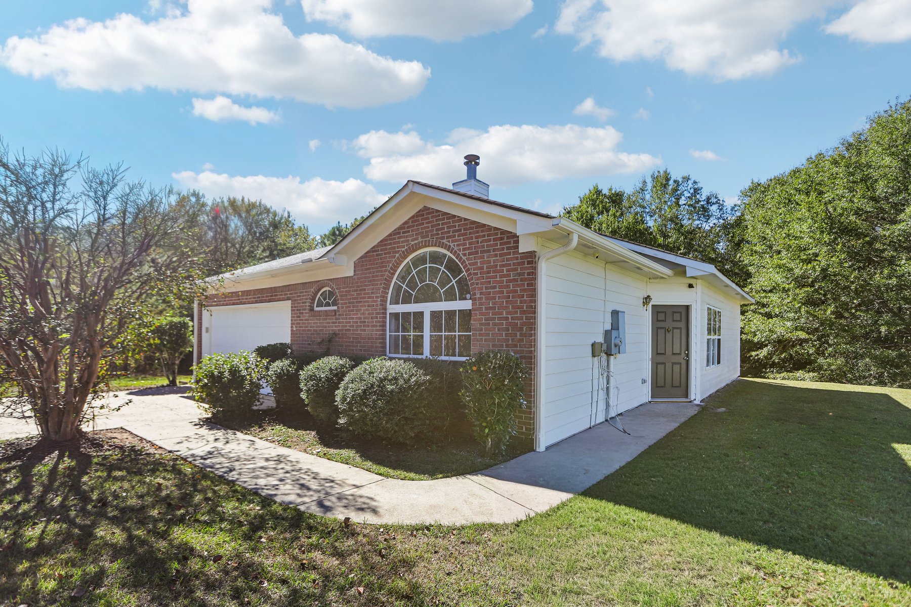 Photo 1 of 387 Apple Blossom Way