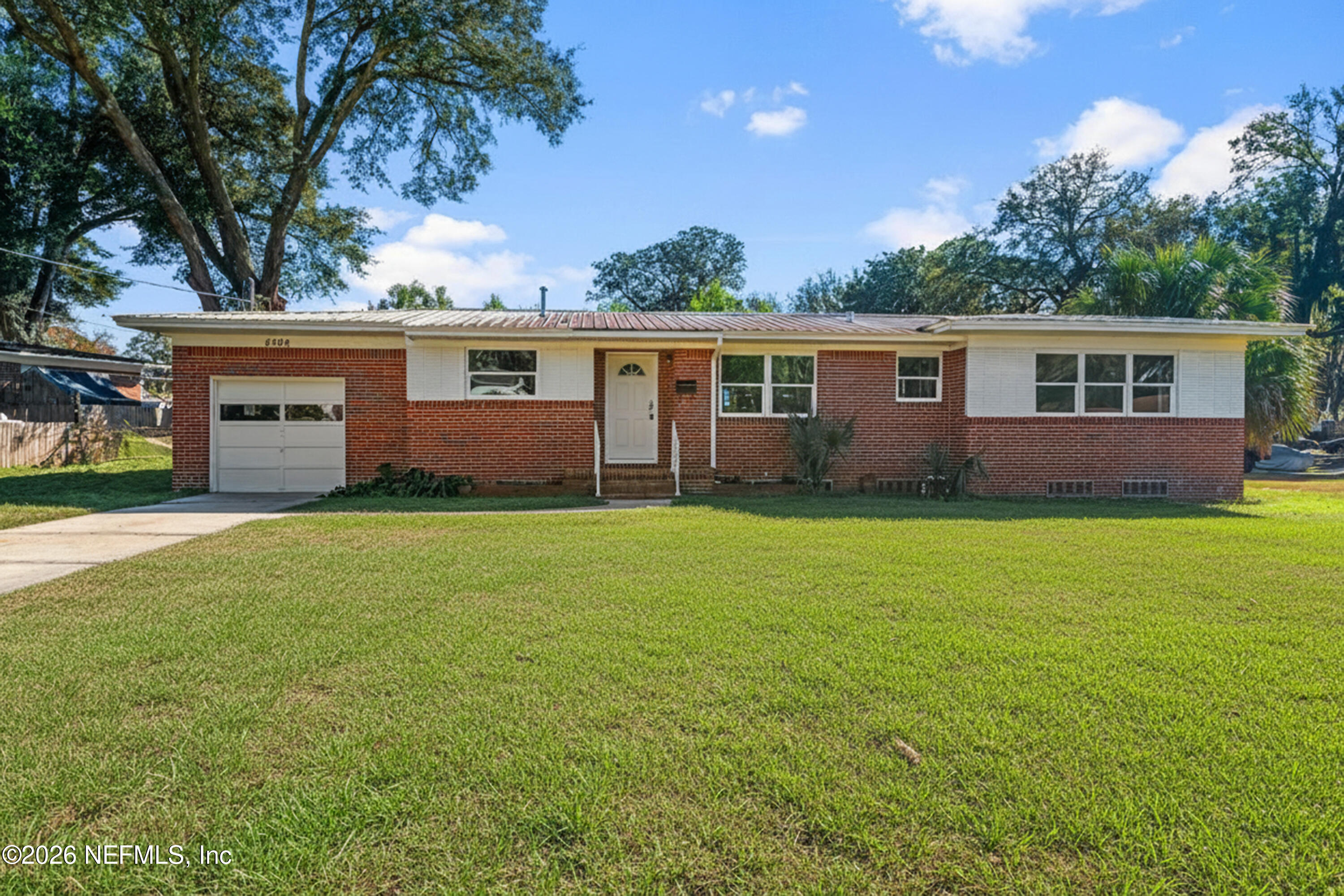 Photo 2 of 30 of 8308 Manavista St, Jacksonville, FL