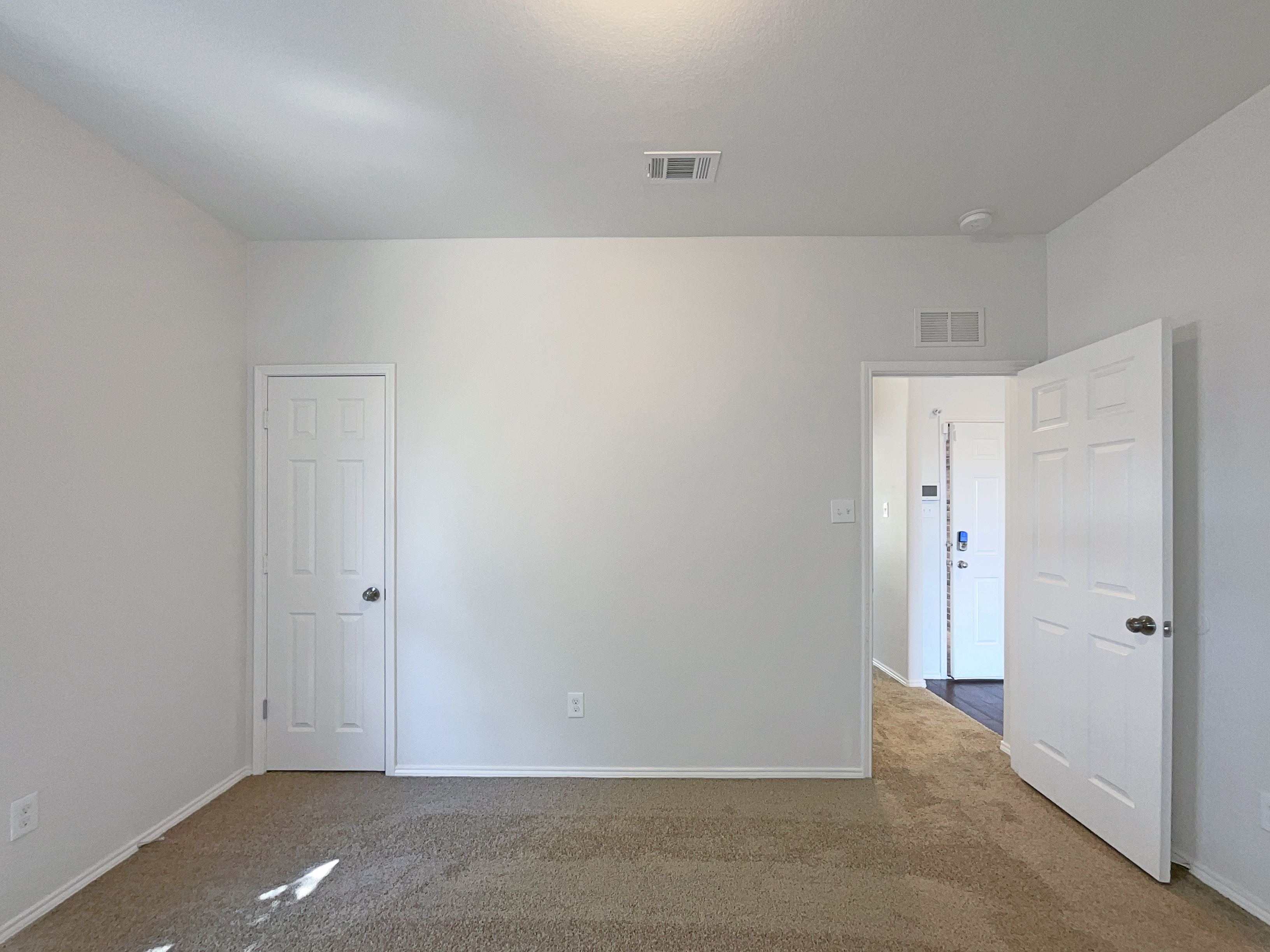 Photo 14 of 20 of 8700 Navigation Dr, Fort Worth, TX