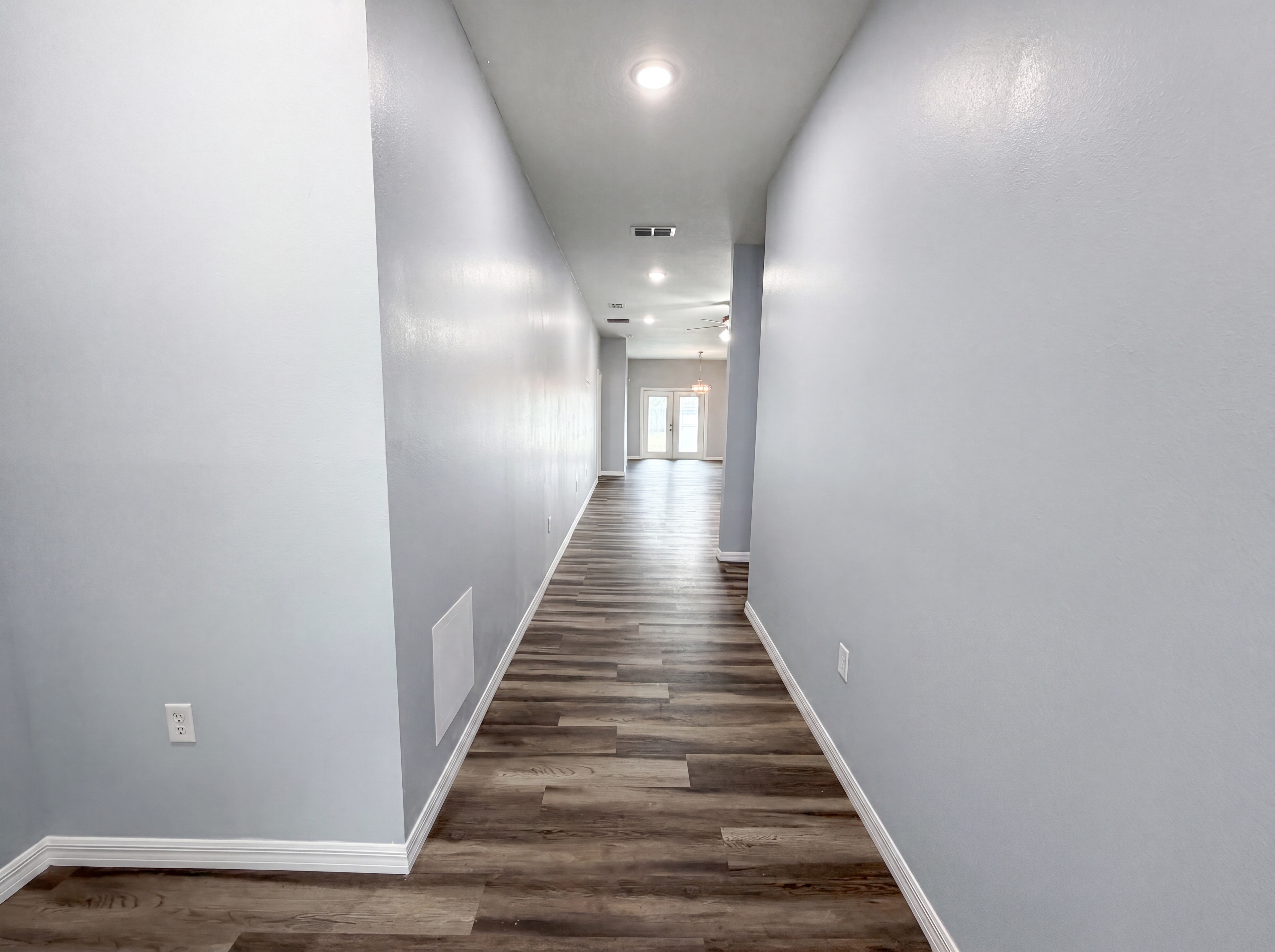 Photo 7 of 27 of 1013 W 11th St, Sanford, FL