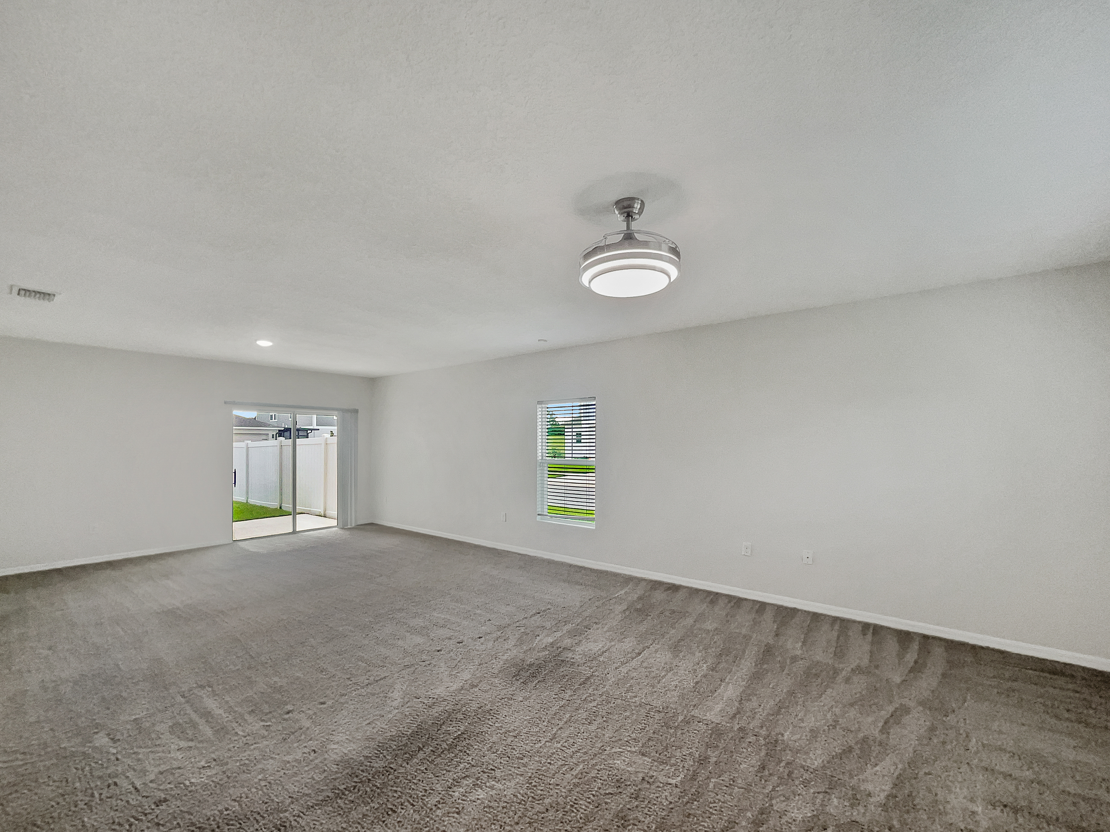 Photo 12 of 32 of 13001 Upward Pl, Riverview, FL