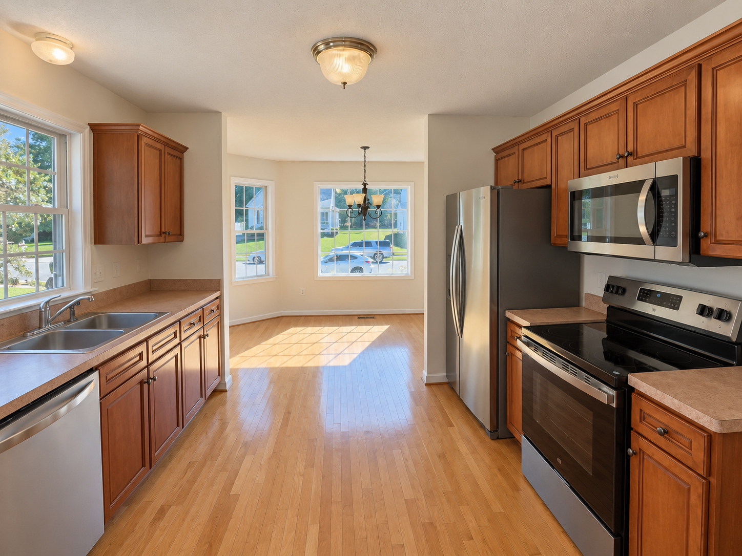 Photo 2 of 22 of 3153 Chartwood Dr, Sandston, VA