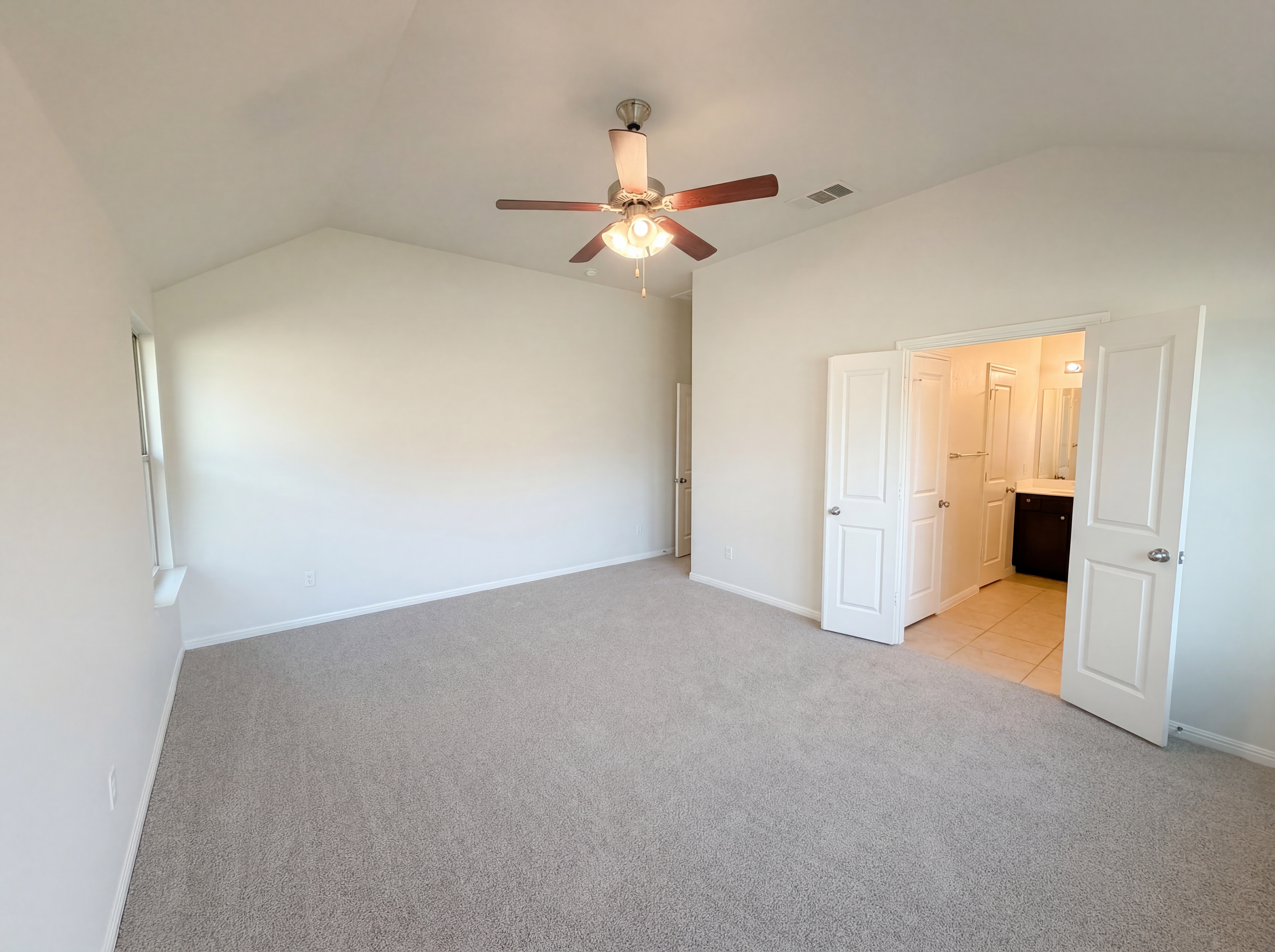 Photo 4 of 19 of 543 Tanda Ln, Hutto, TX