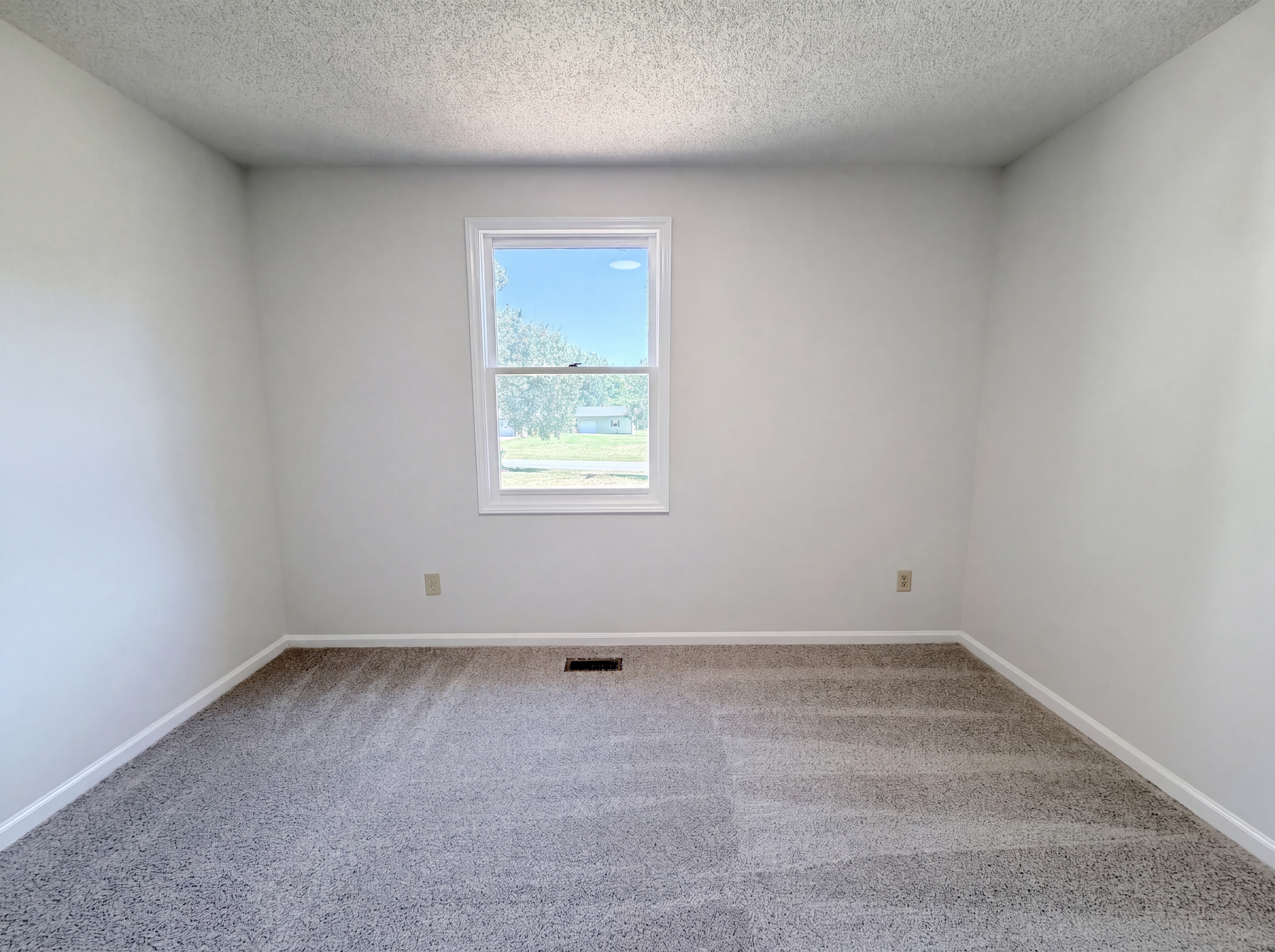Photo 13 of 18 of 4395 Meadow Ln, Lincolnton, NC