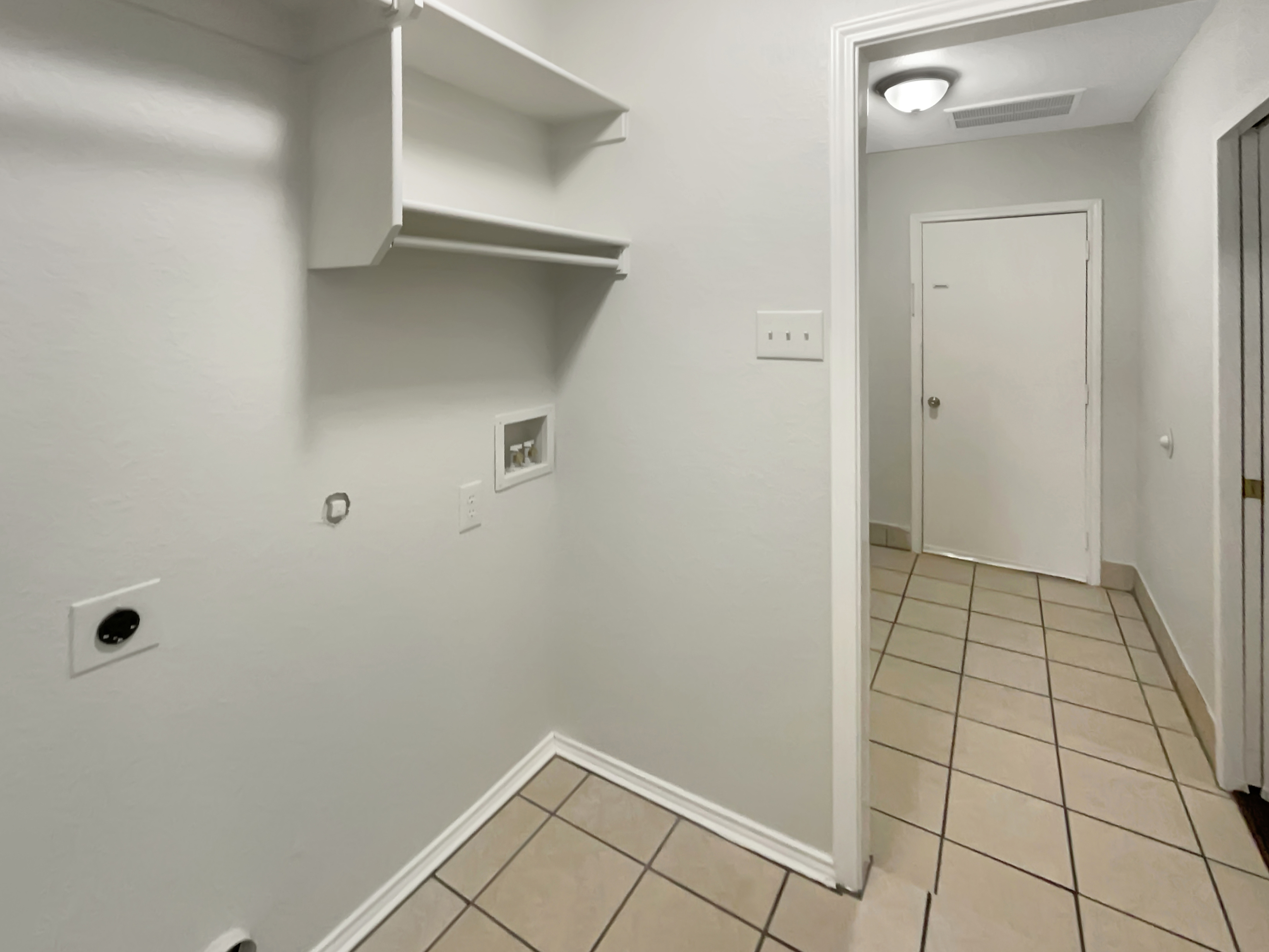 Photo 13 of 22 of 1649 Silverstone Dr, Weatherford, TX