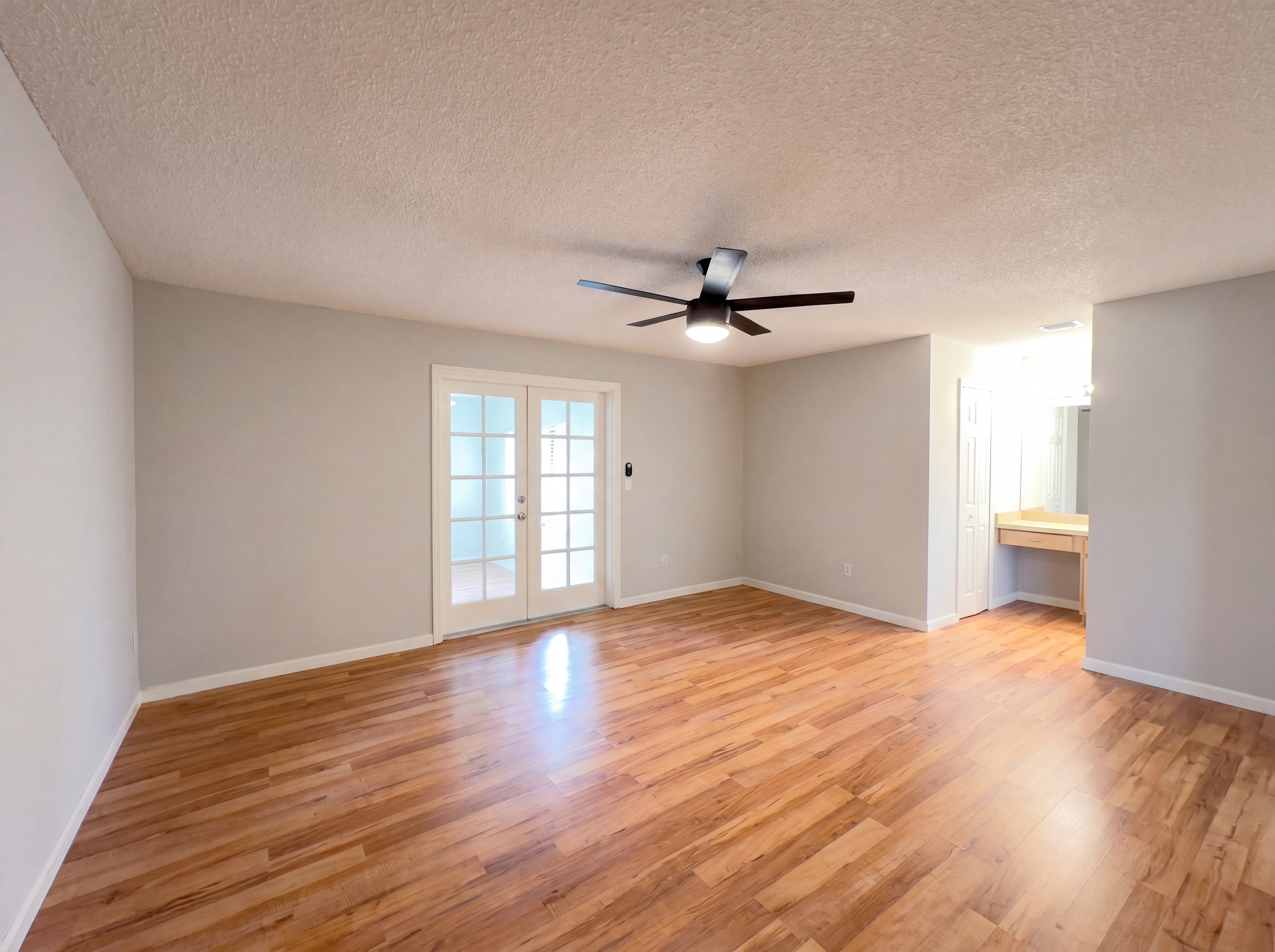 Photo 8 of 21 of 199 E Crest Ave, Winter Garden, FL
