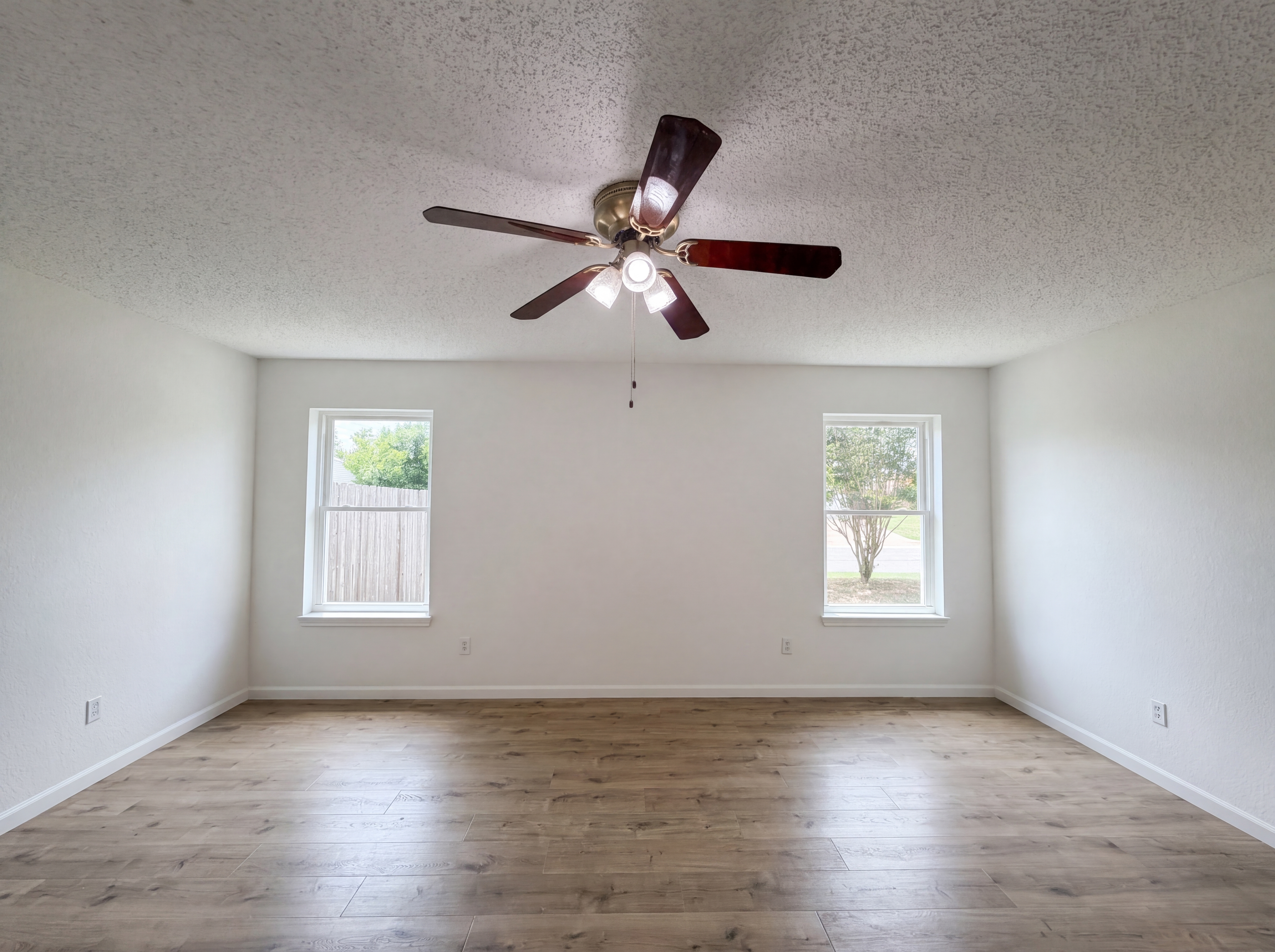 Photo 4 of 22 of 4700 Maryannes Meadow Dr, Fort Worth, TX