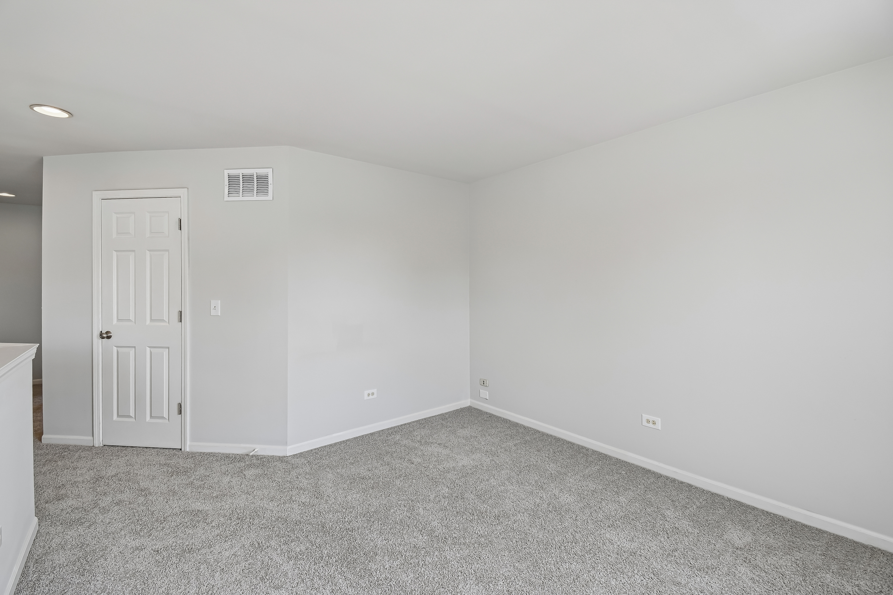 Photo 27 of 69 of 1409 Baltz Dr, Joliet, IL