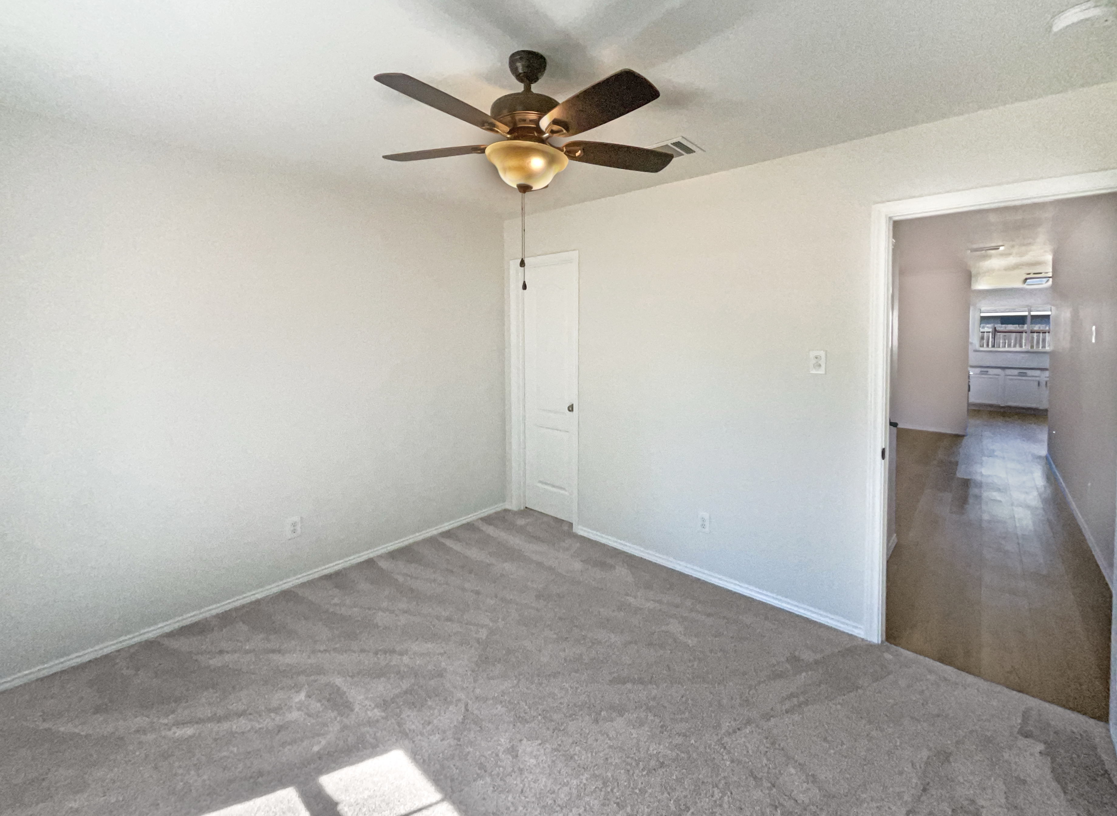 Photo 14 of 24 of 2019 Kingsbridge Dr, Heartland, TX