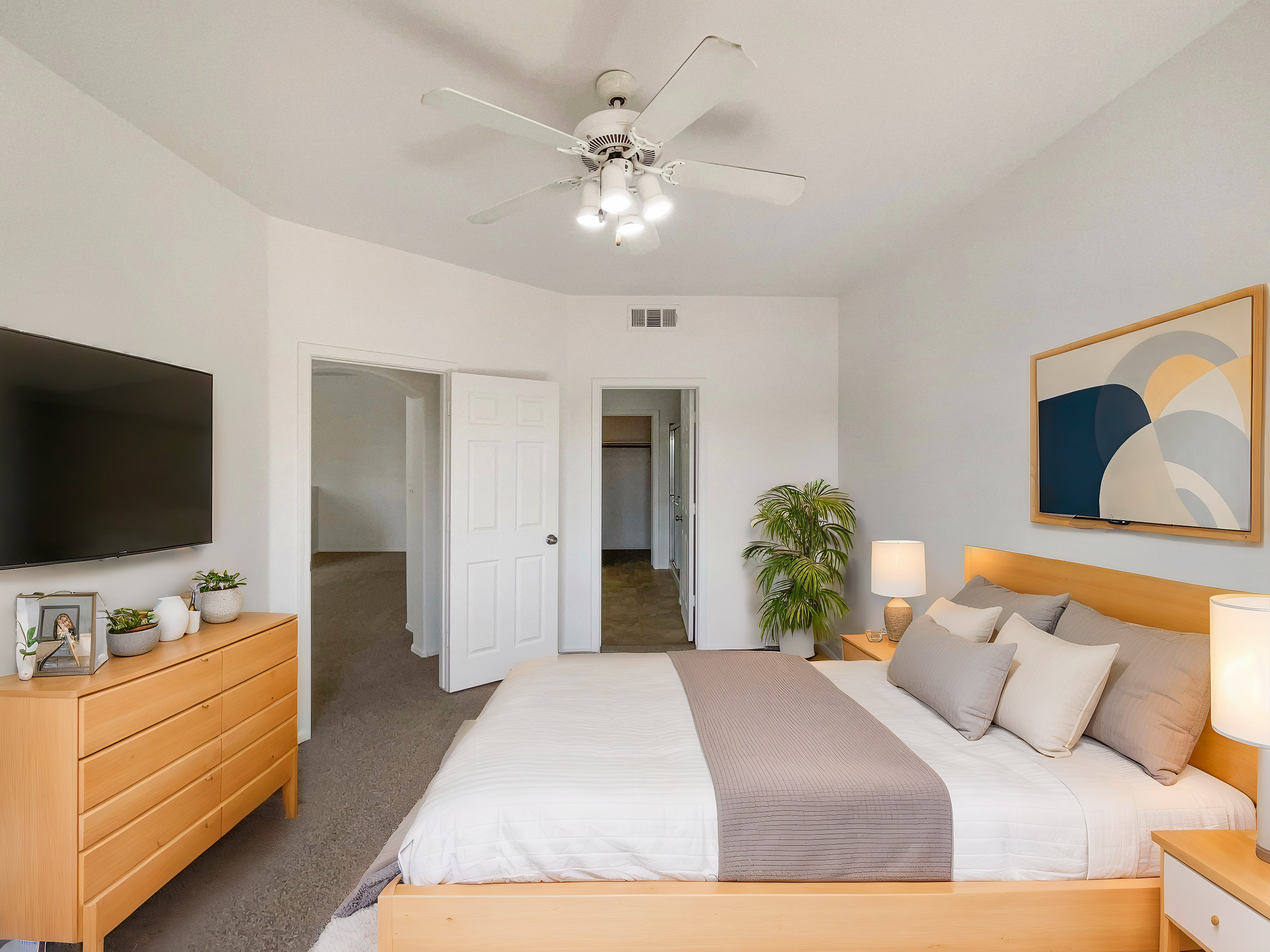 Photo 4 of 23 of 10410 N Cave Creek Rd, Phoenix, AZ