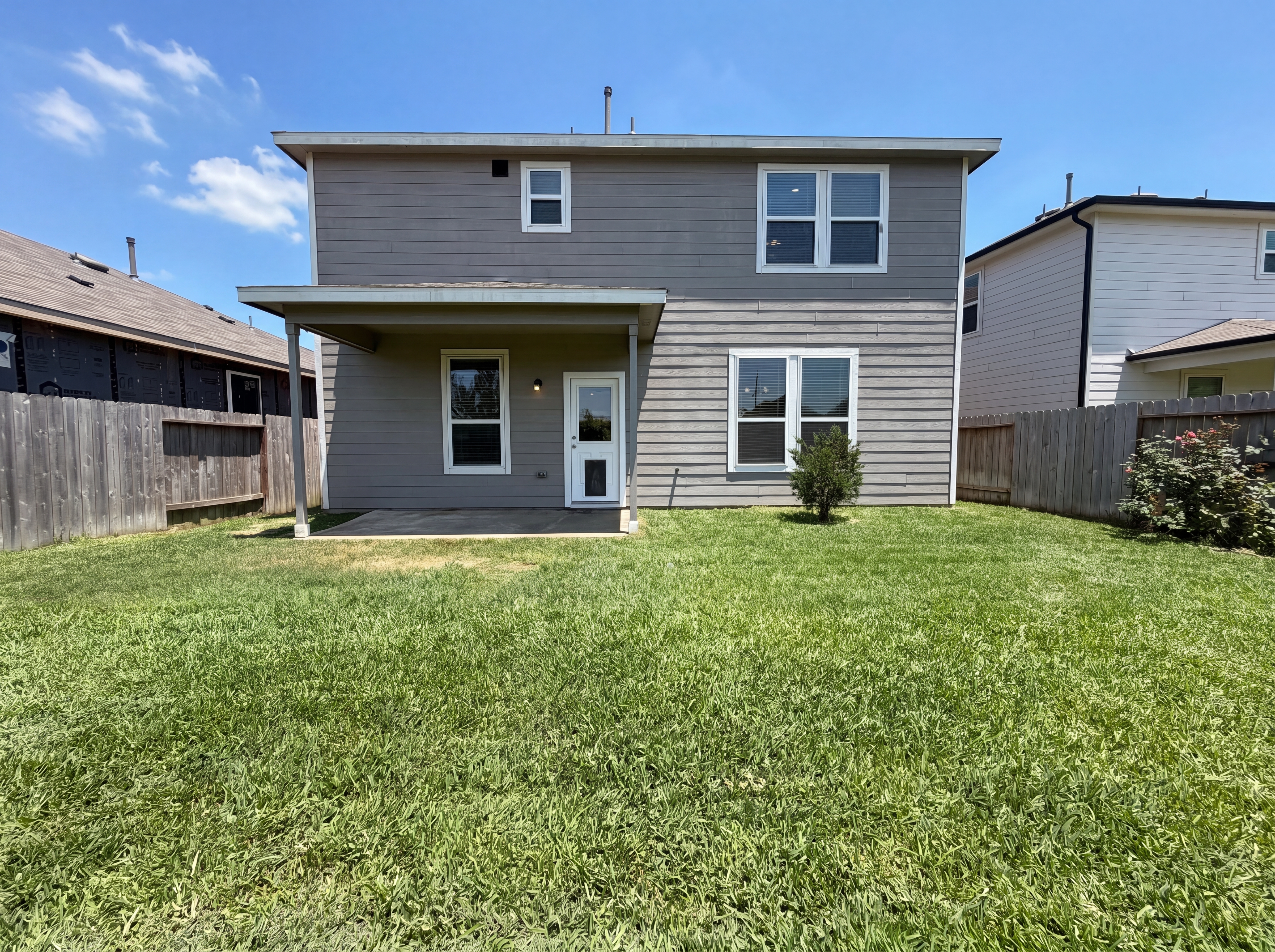 Photo 5 of 24 of 25635 Balsamroot Dr, Magnolia, TX