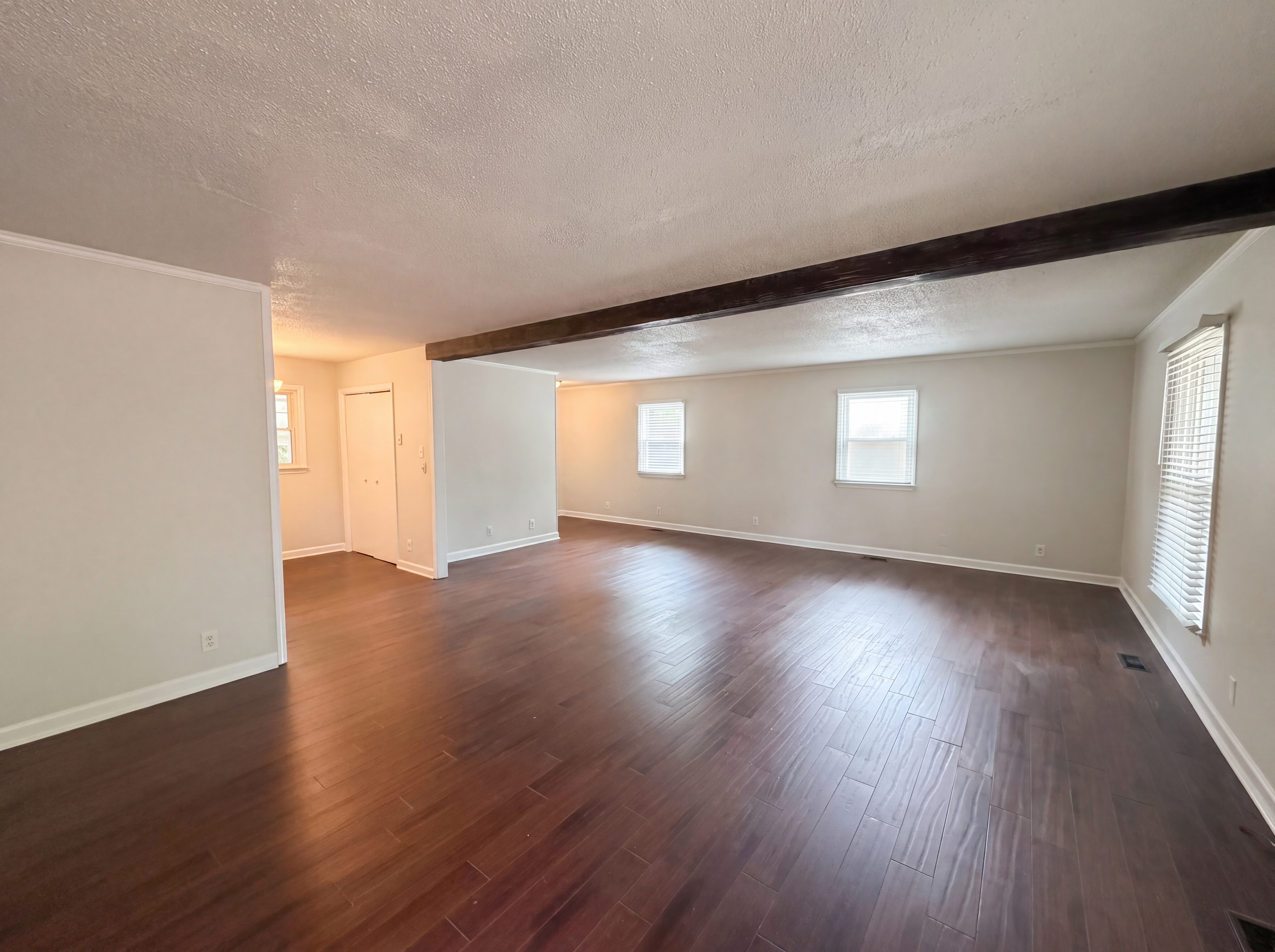 Photo 4 of 16 of 3404 Redwood Rd, Durham, NC