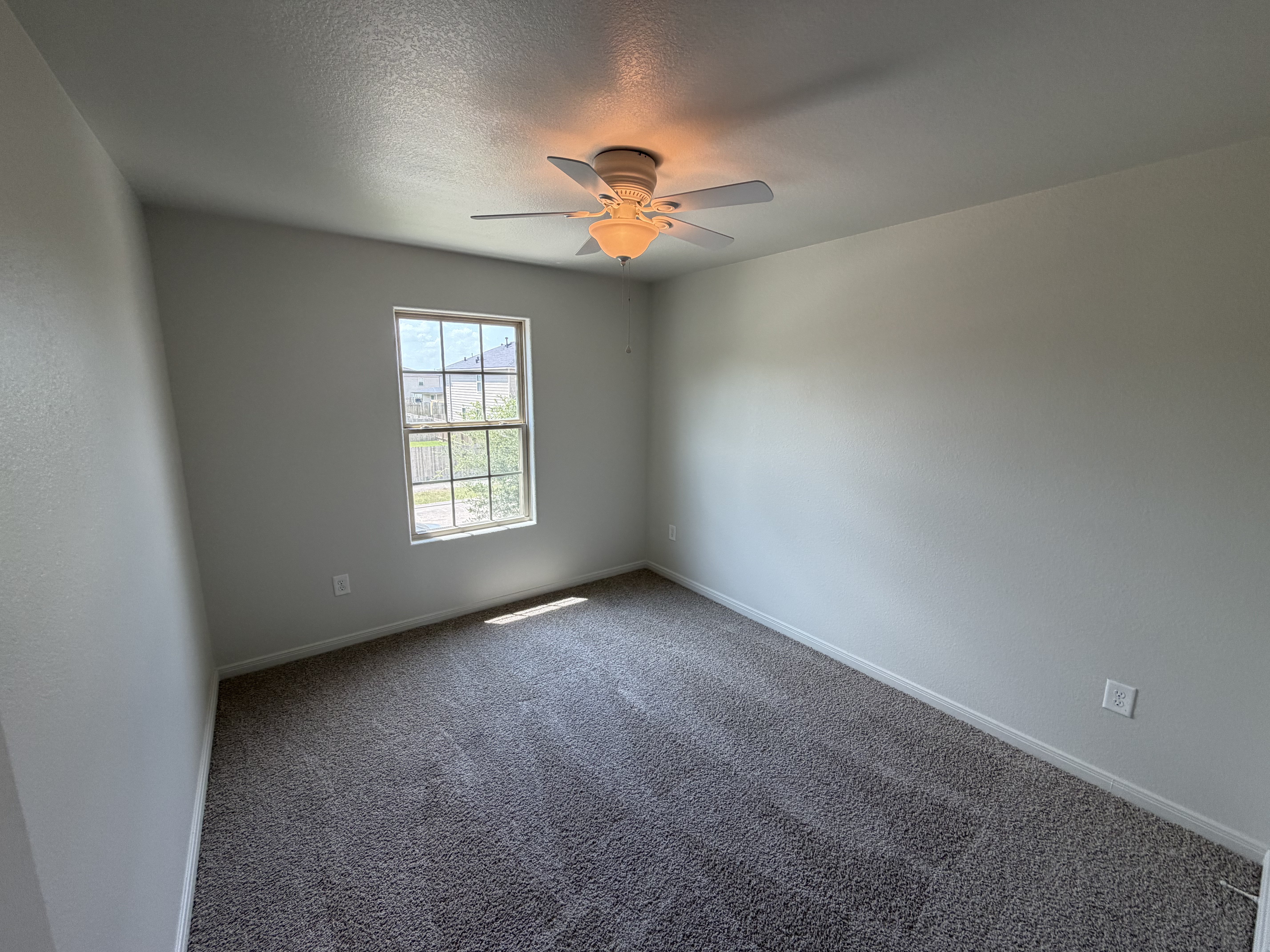 Photo 14 of 25 of 10335 Dawson Hill Ln, Houston, TX