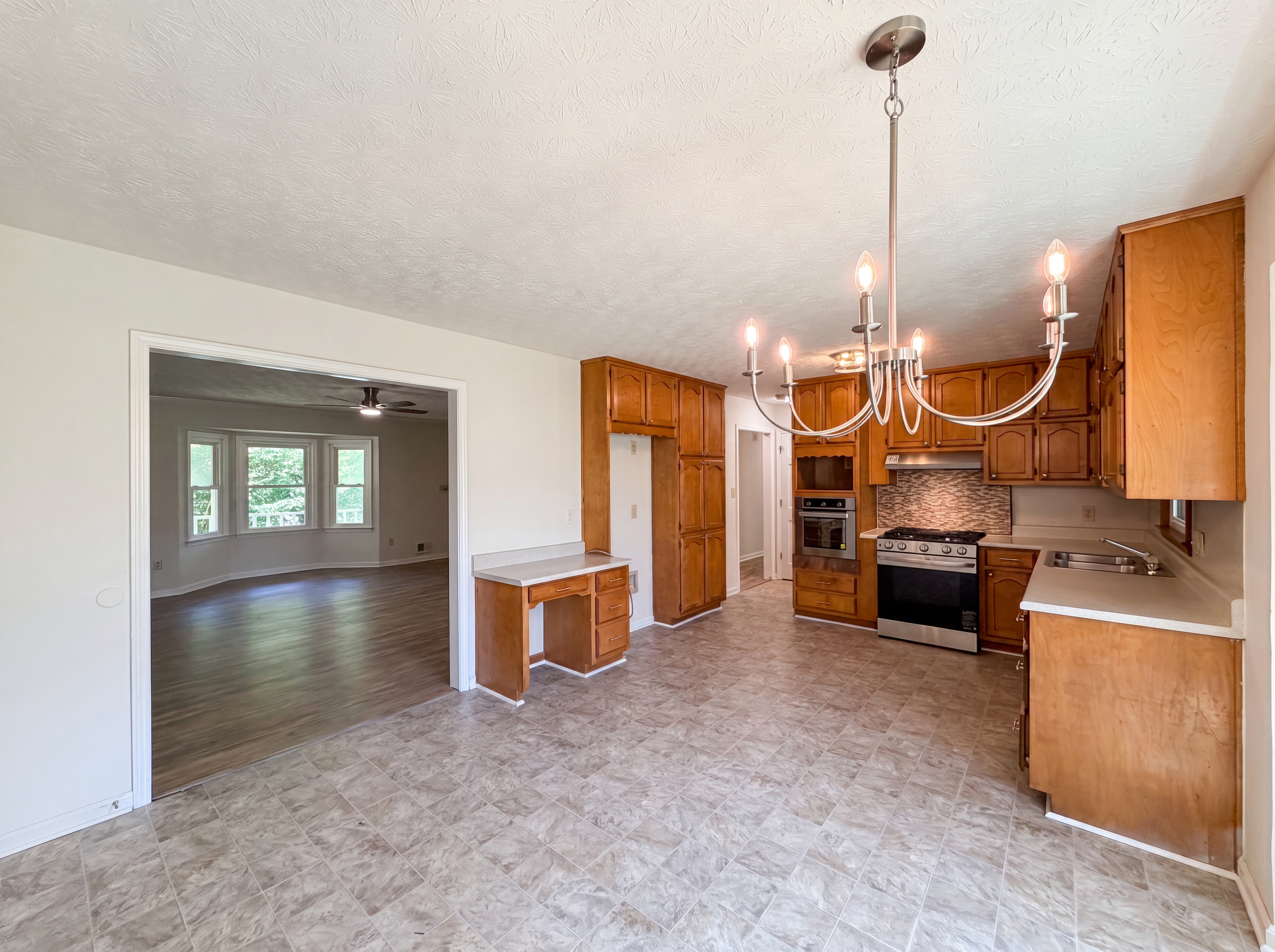 Photo 14 of 28 of 115 Briarwood Pl, Stockbridge, GA