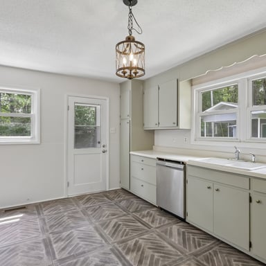 Property photo 3 of 33269 Courtland Dr