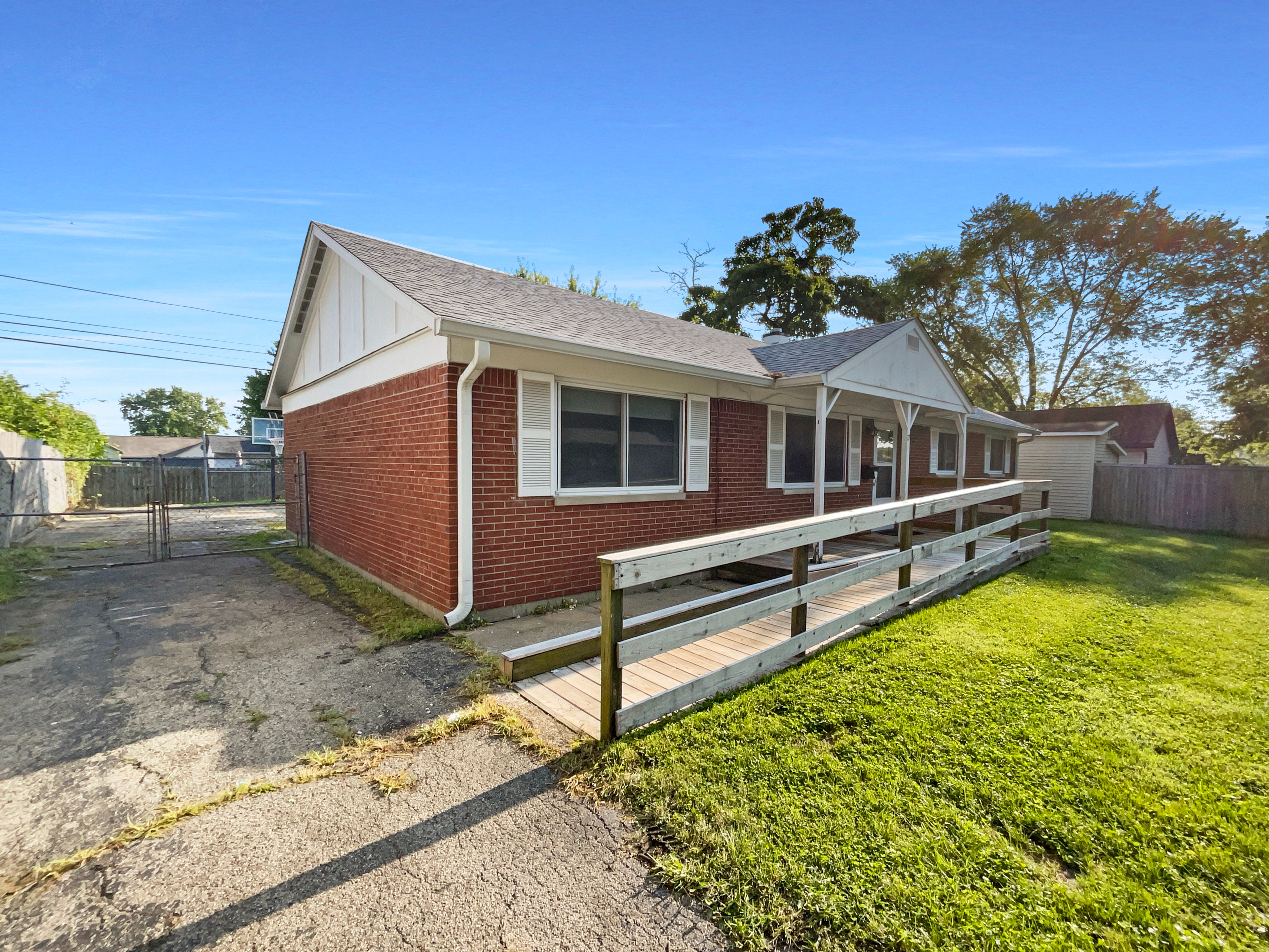 Photo 10 of 21 of 17 Crestview Dr, Greenwood, IN
