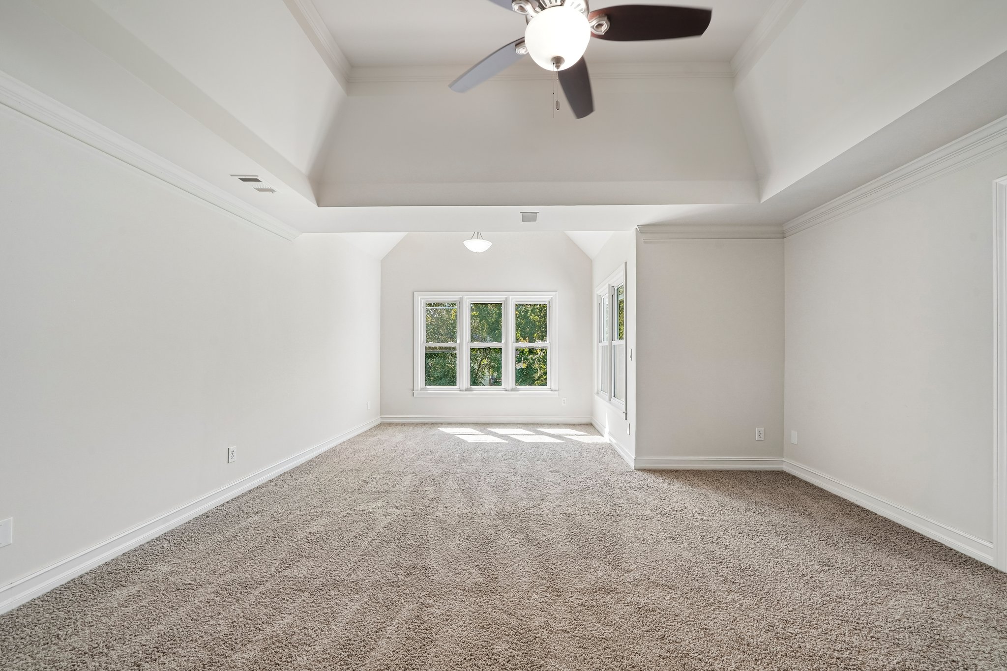 Photo 4 of 37 of 5156 Broadgreen Dr, Peachtree Corners, GA