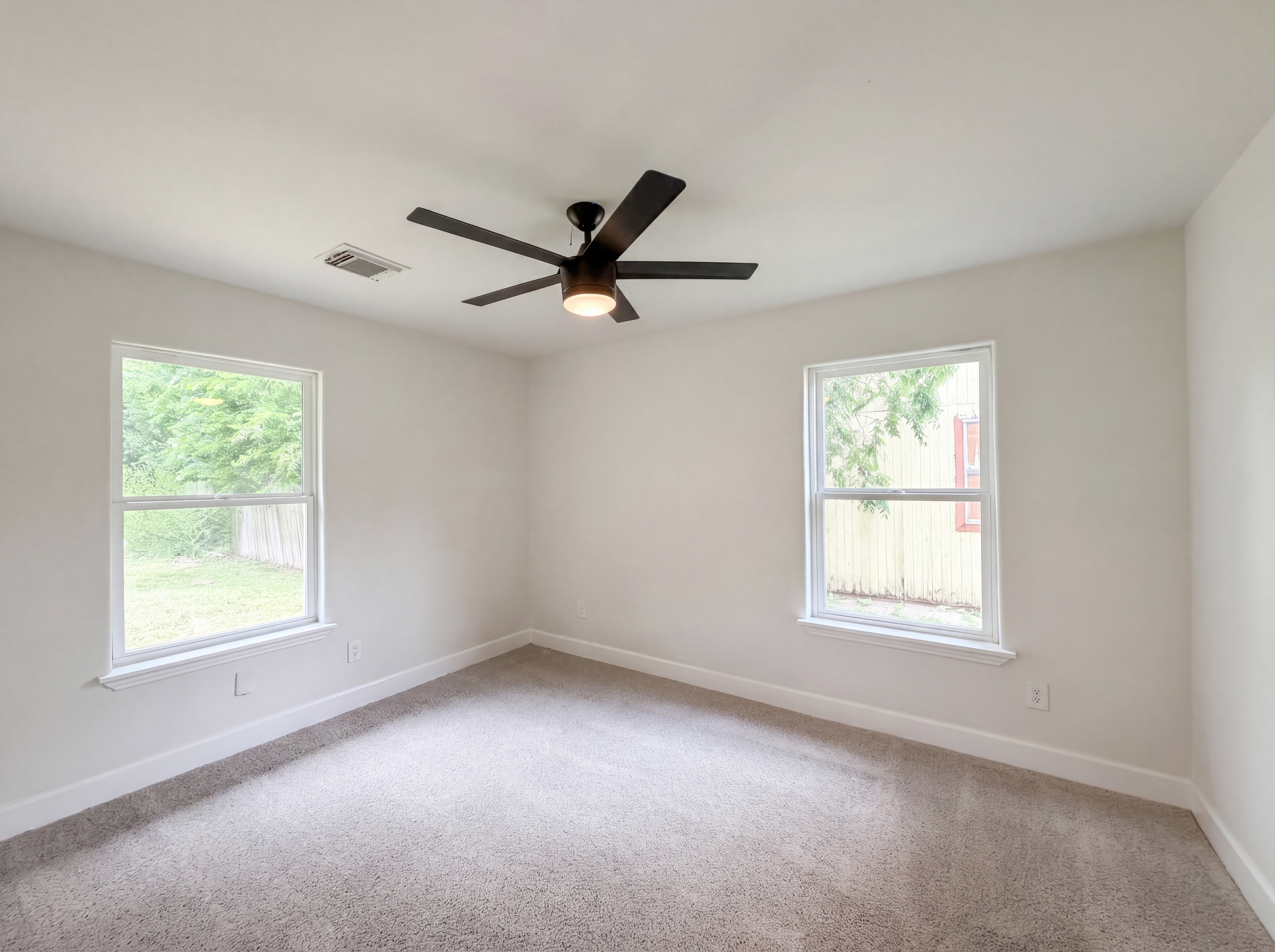 Photo 13 of 19 of 5935 Southseas St, Houston, TX