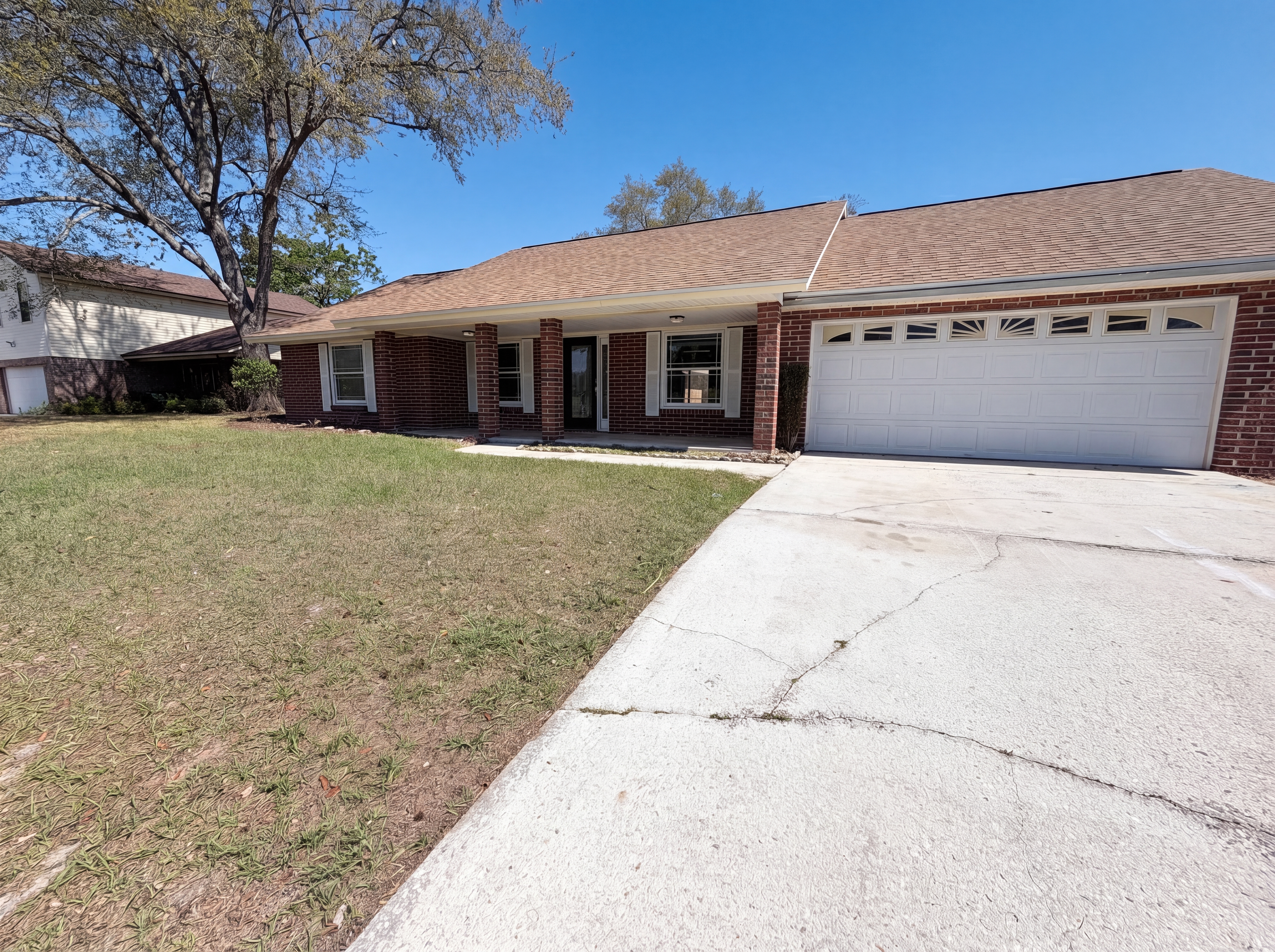 Photo 15 of 18 of 2621 Sandlewood Cir, Orange Park, FL