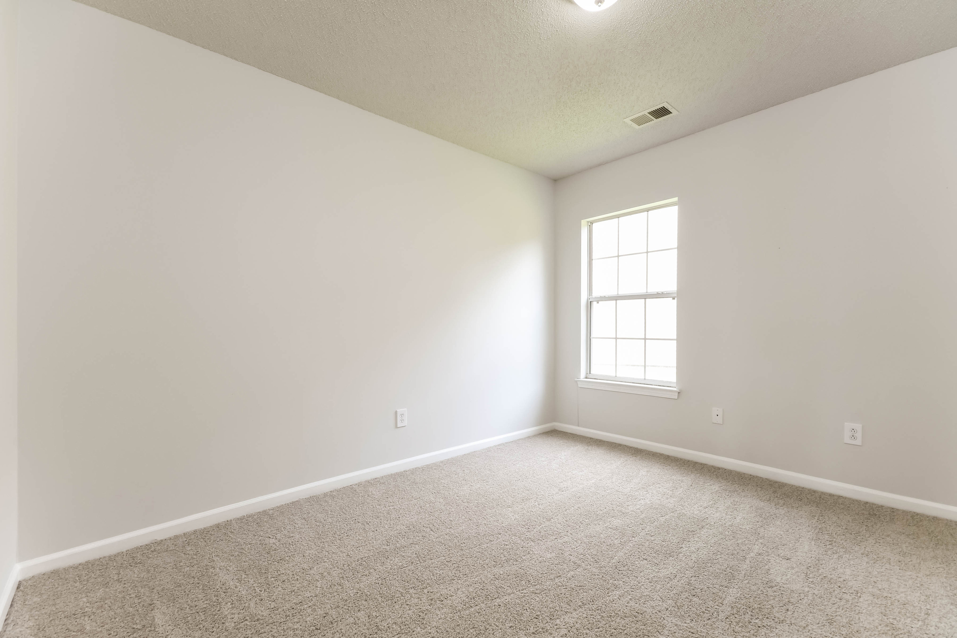 Photo 13 of 21 of 1004 Friartuck Trl, Ladson, SC