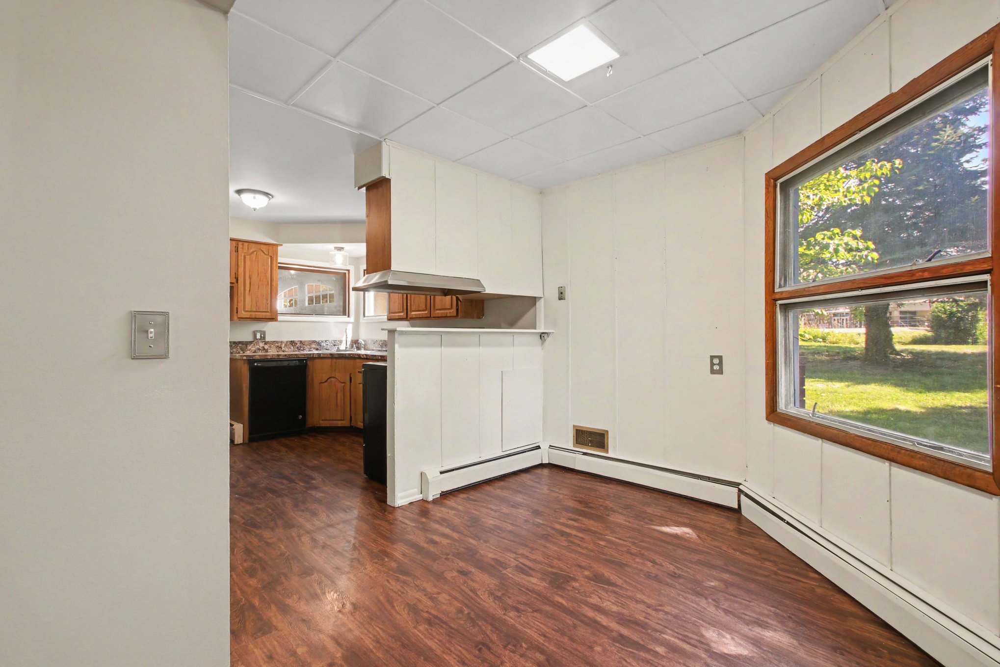 Photo 10 of 23 of 7800 W Sharpe Rd, Fowlerville, MI