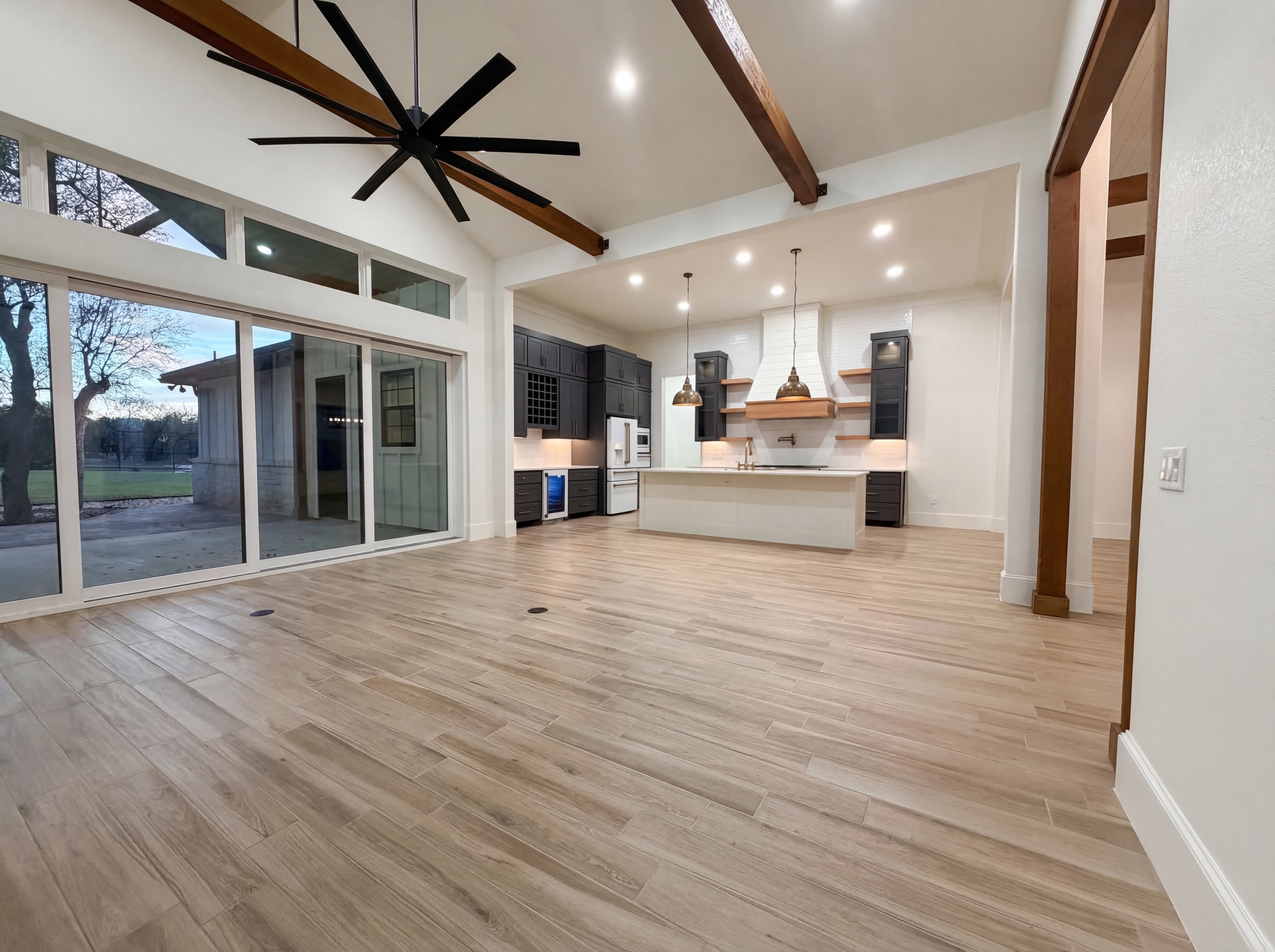 Photo 6 of 17 of 1781 Bella Vista, Canyon Lake, TX