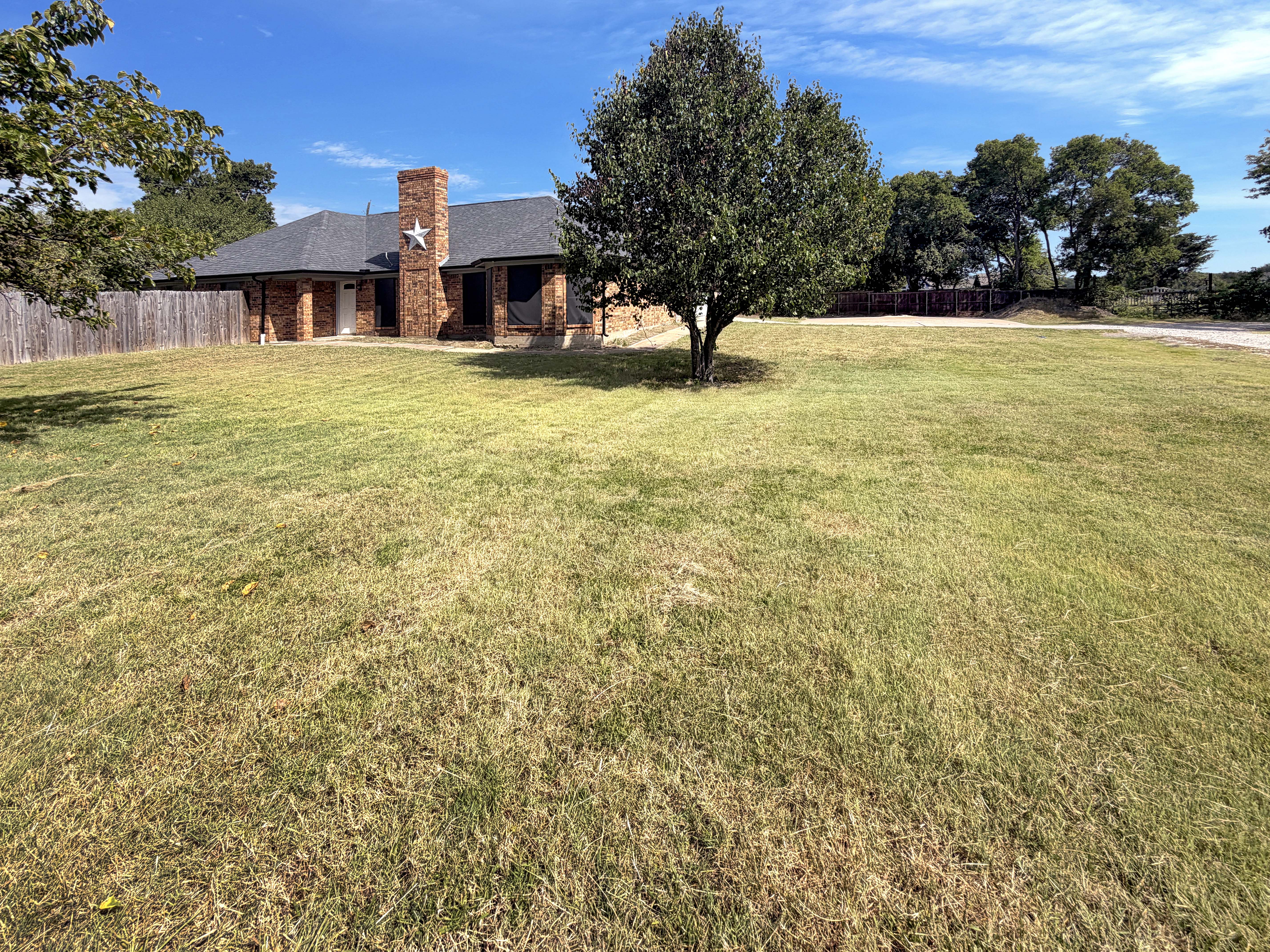 Photo 19 of 24 of 1106 N Atkins Dr, Celeste, TX