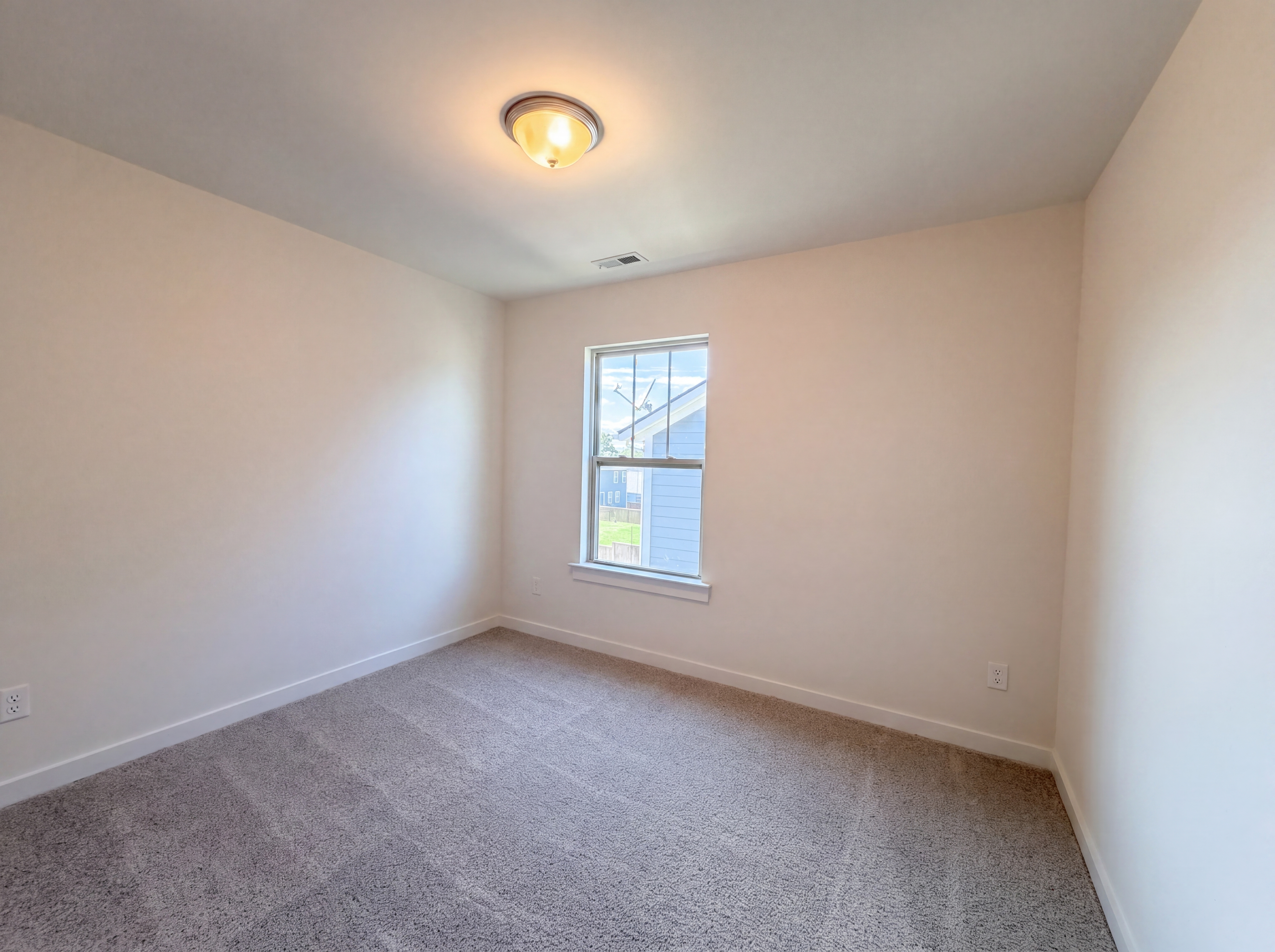 Photo 19 of 31 of 3372 Vinemont Dr, Thompsons Station, TN