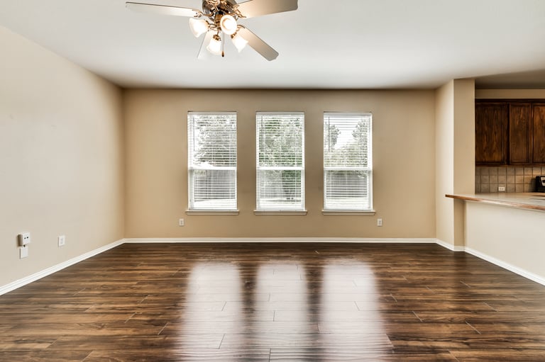Photo 16 of 31 - 1203 Clearwater Dr, Grand Prairie, TX 75052