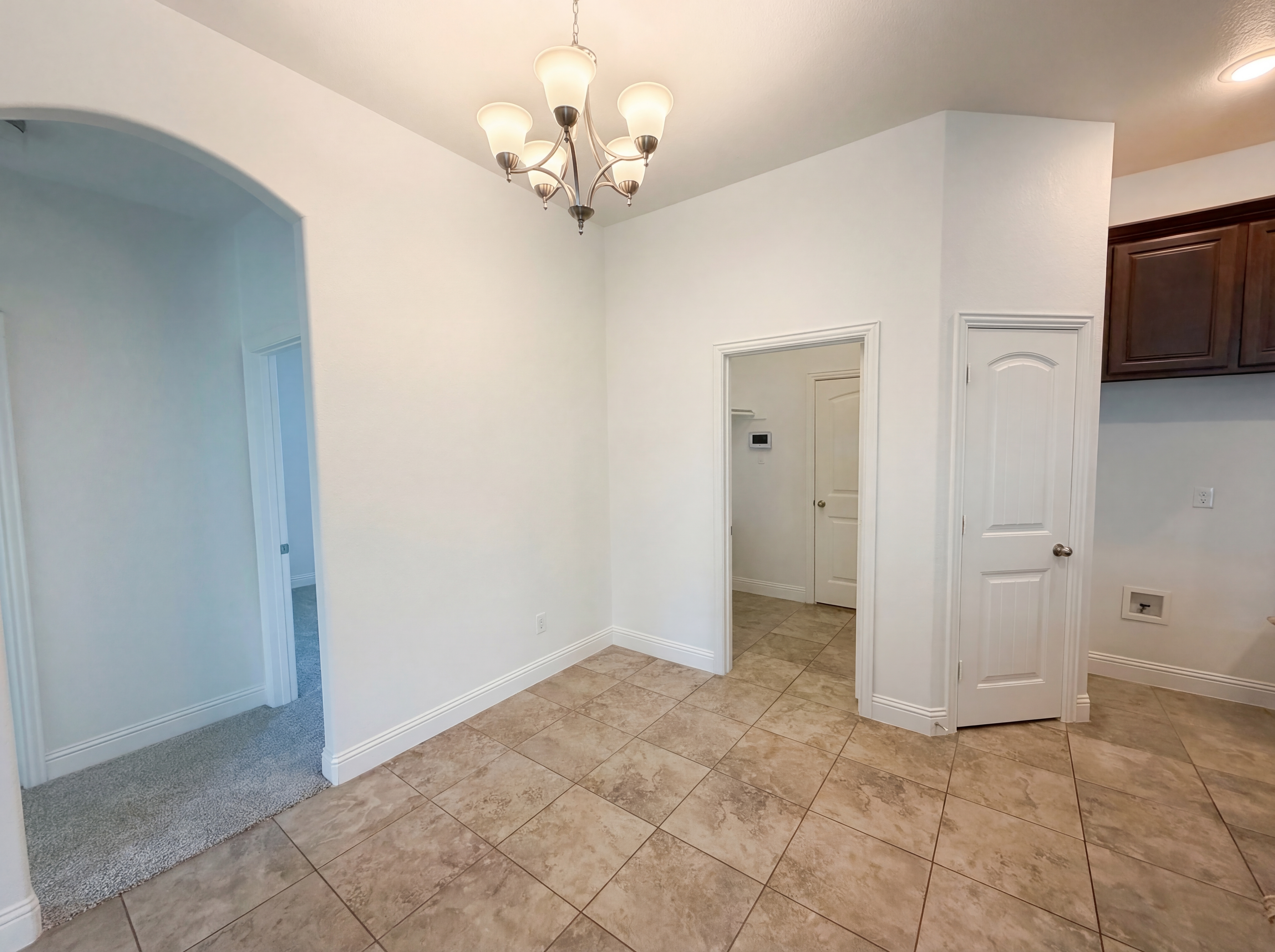 Photo 9 of 18 of 3717 Dutch Iris Ln, Forest Hill, TX