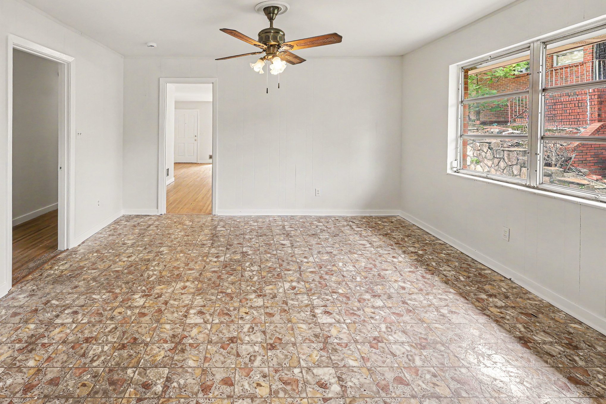 Photo 6 of 17 of 6536 Cherokee Dr, Fairfield, AL