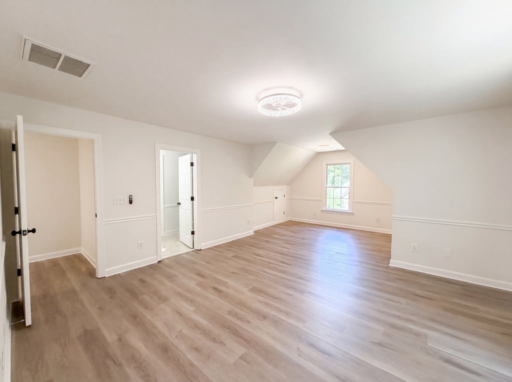 Photo 14 of 22 of 12209 Willingdon Rd, Huntersville, NC