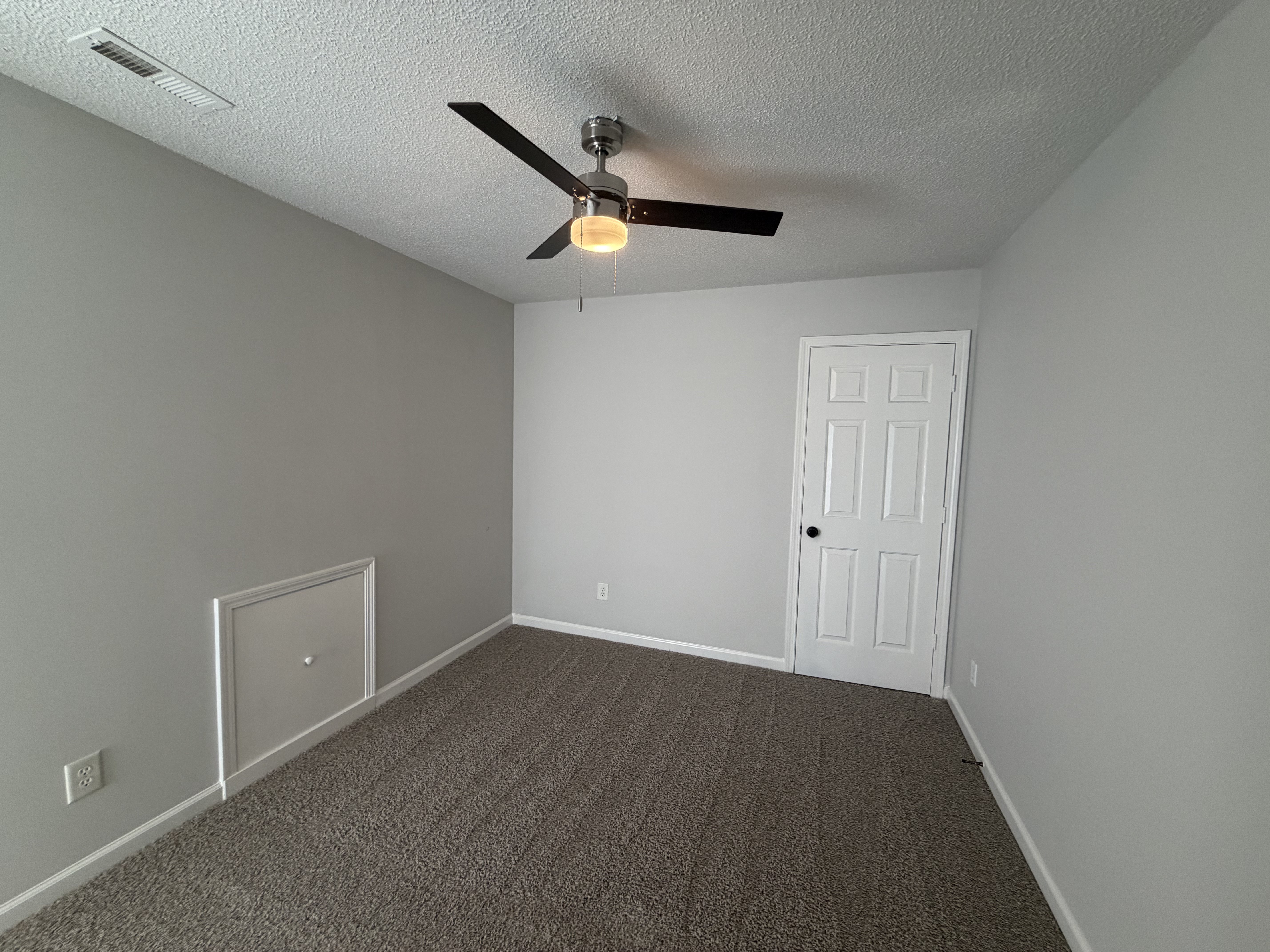 Photo 10 of 18 of 255 Rocky Point Ct, Fuquay Varina, NC
