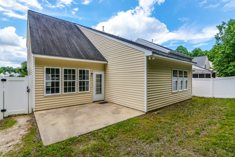 Photo 5 of 24 - 8617 Boysenberry Ln, Raleigh, NC 27616