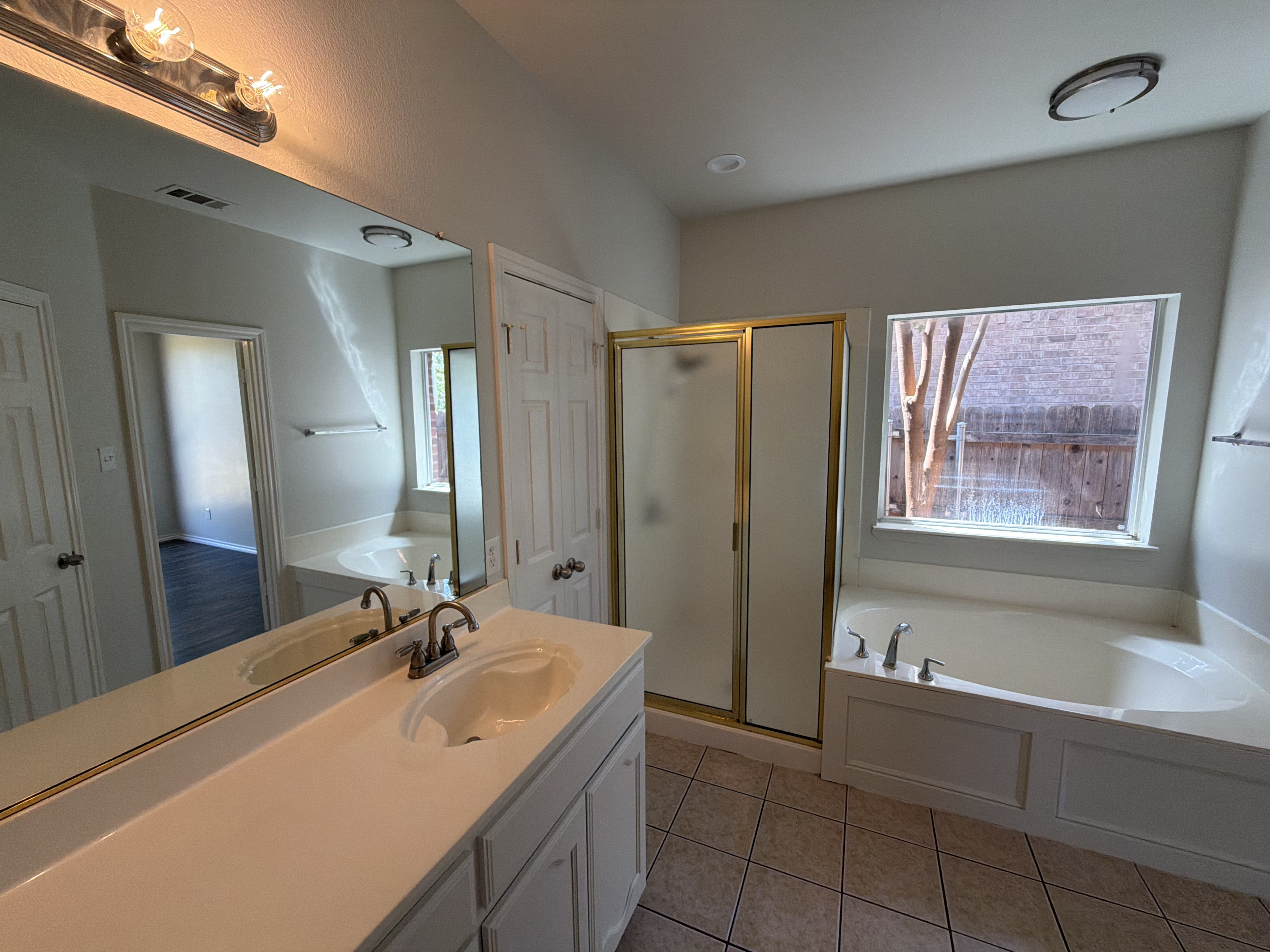 Photo 10 of 20 of 2617 Silver Hill Dr, Fort Worth, TX
