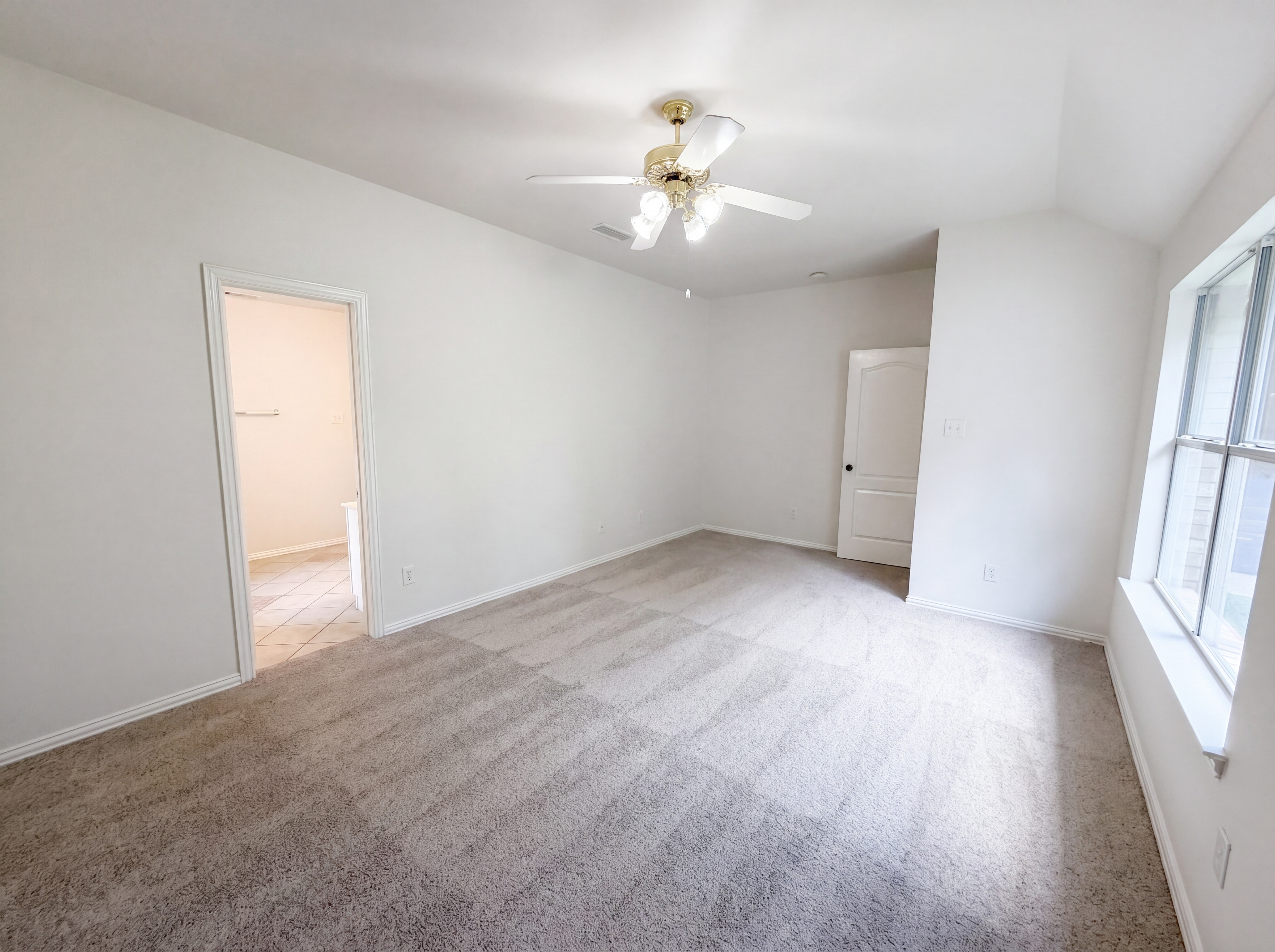 Photo 4 of 19 of 525 Hidden Oak Ln, Rockwall, TX